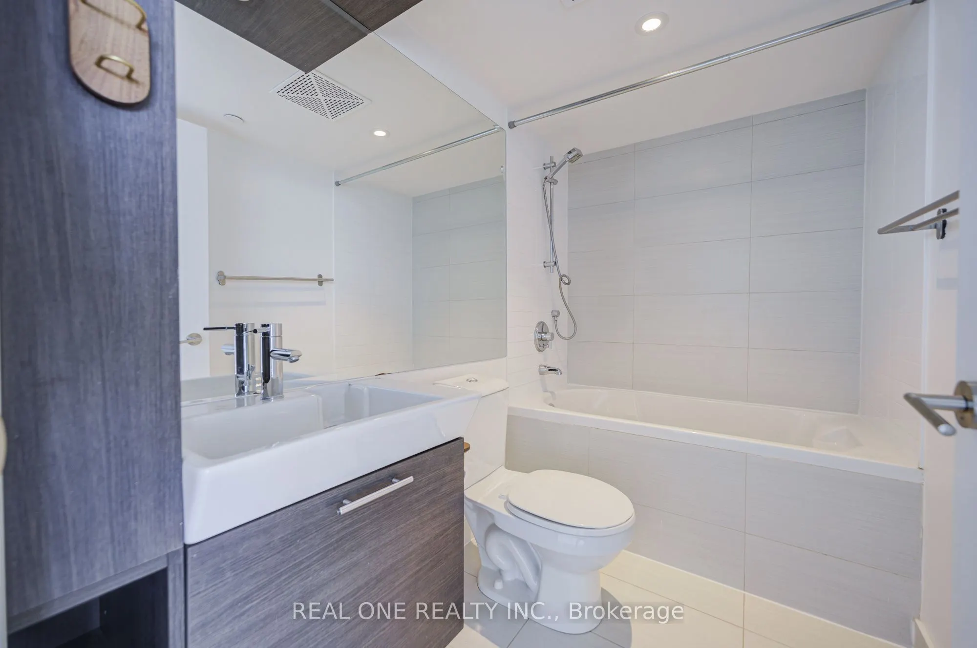 386 Yonge Street #5814