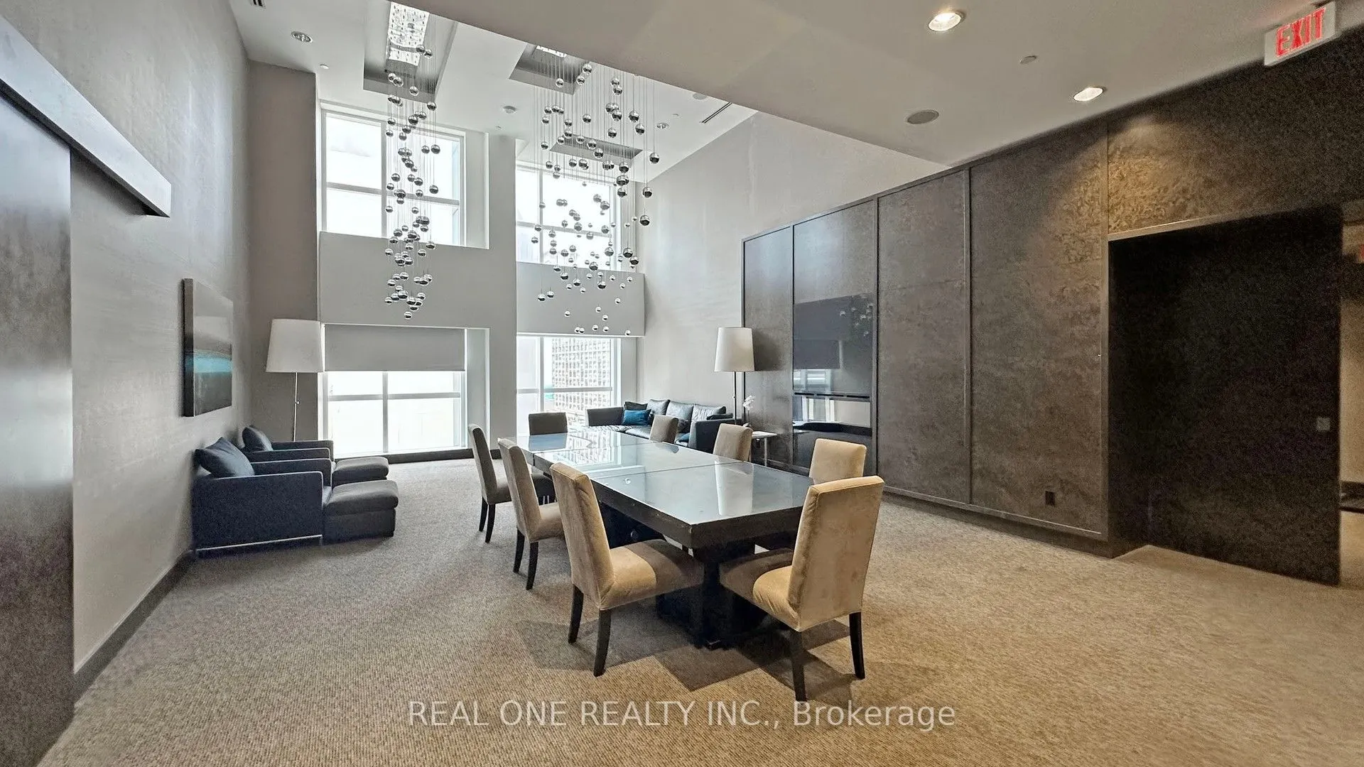 386 Yonge Street #5814