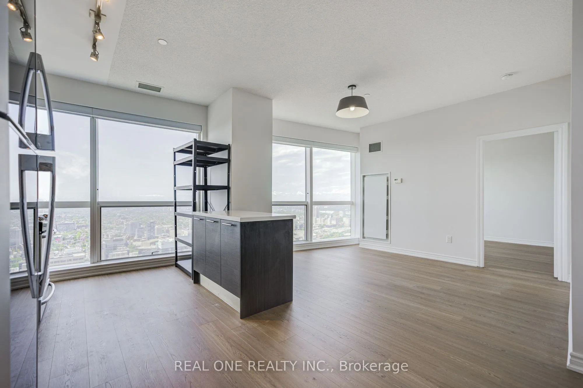 386 Yonge Street #5814