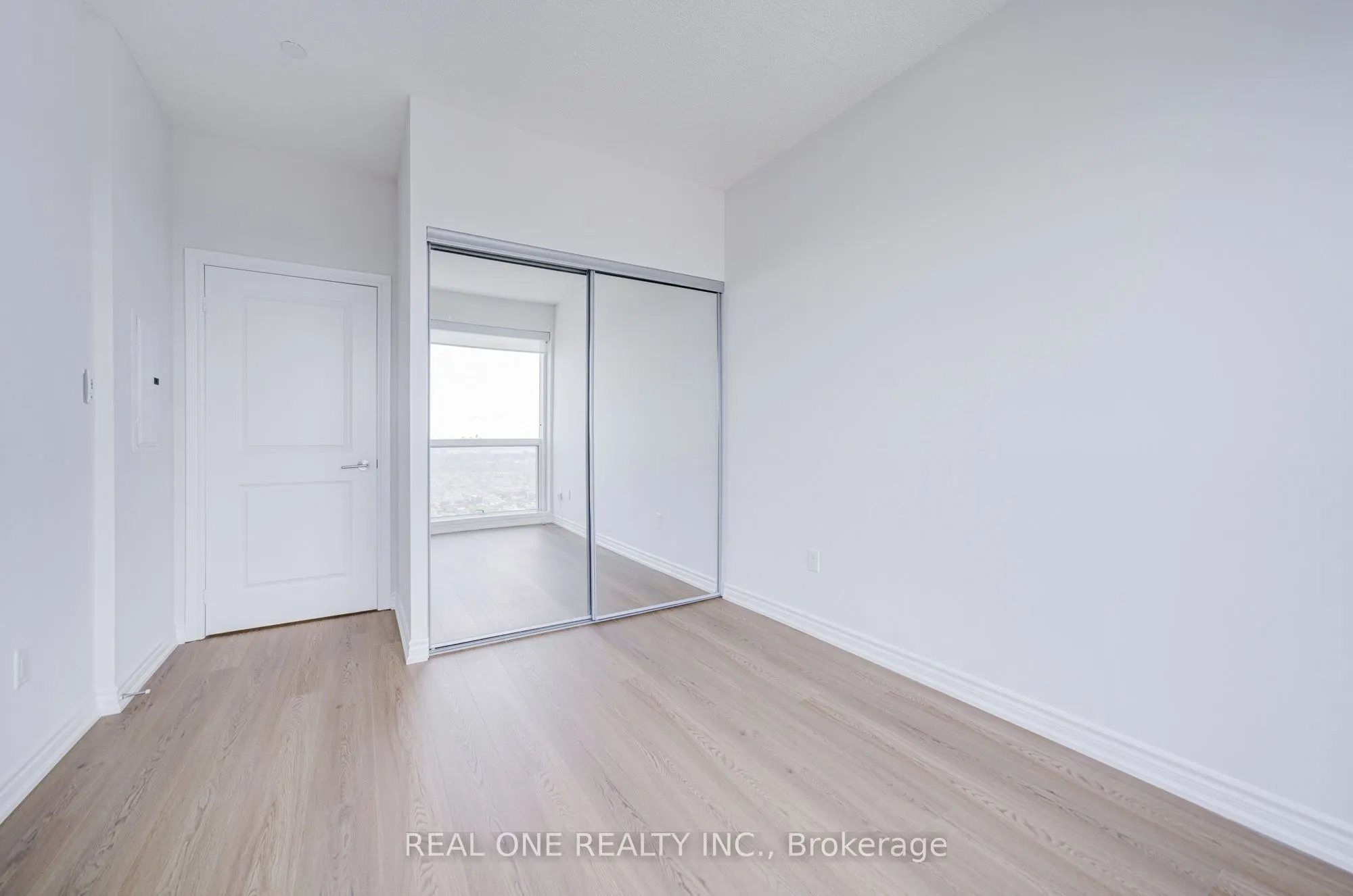 386 Yonge Street #5814