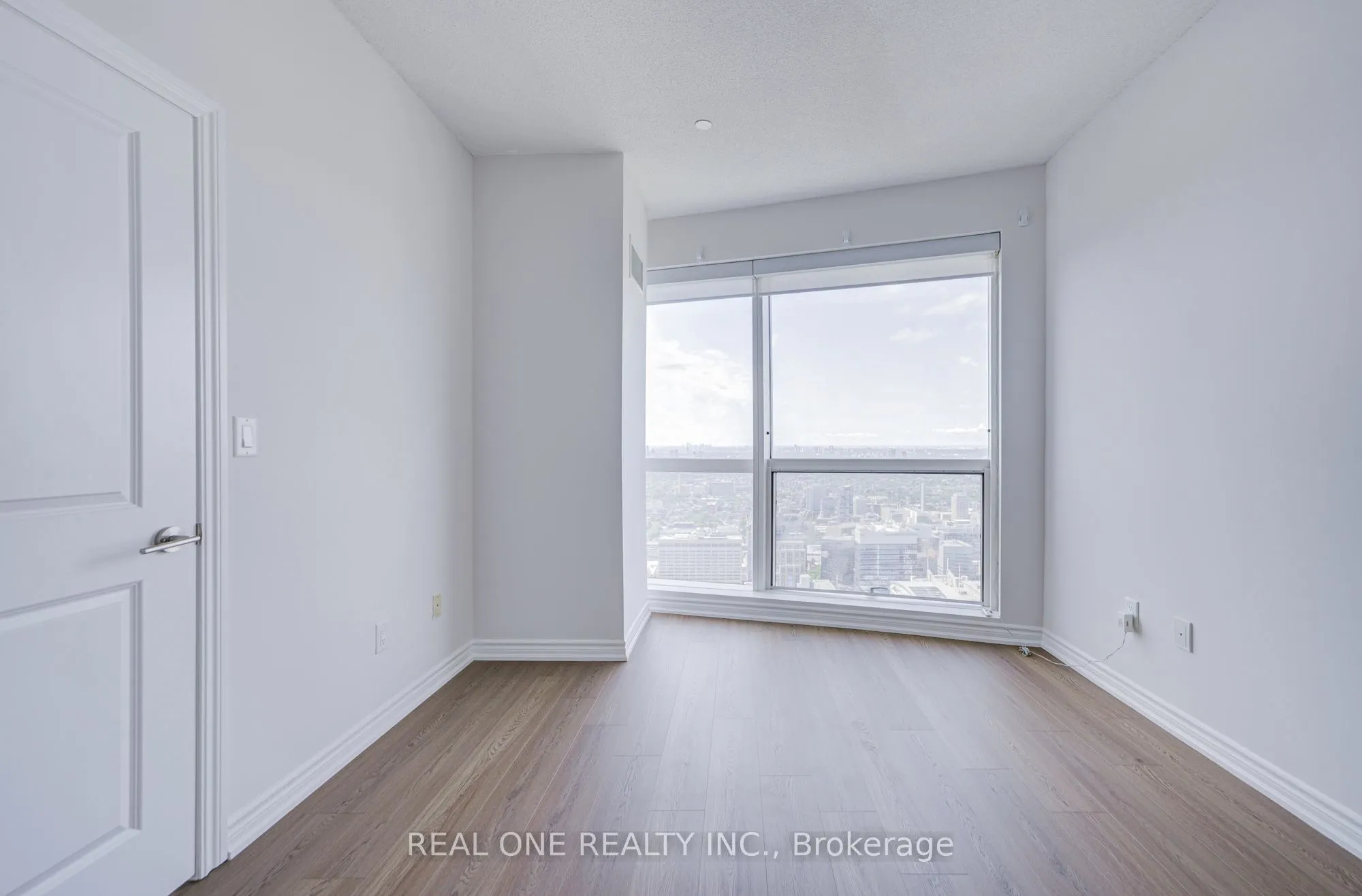 386 Yonge Street #5814