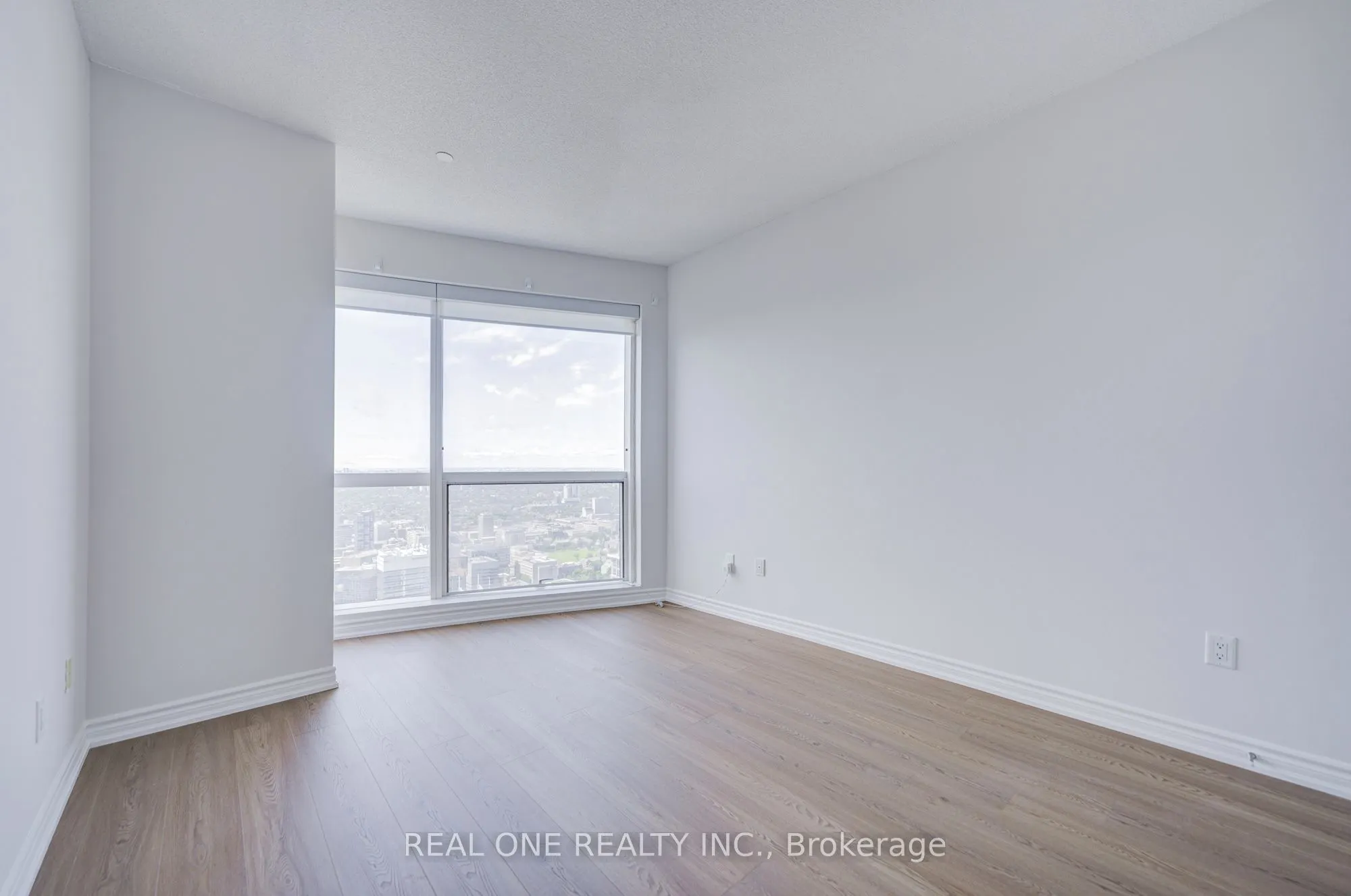 386 Yonge Street #5814