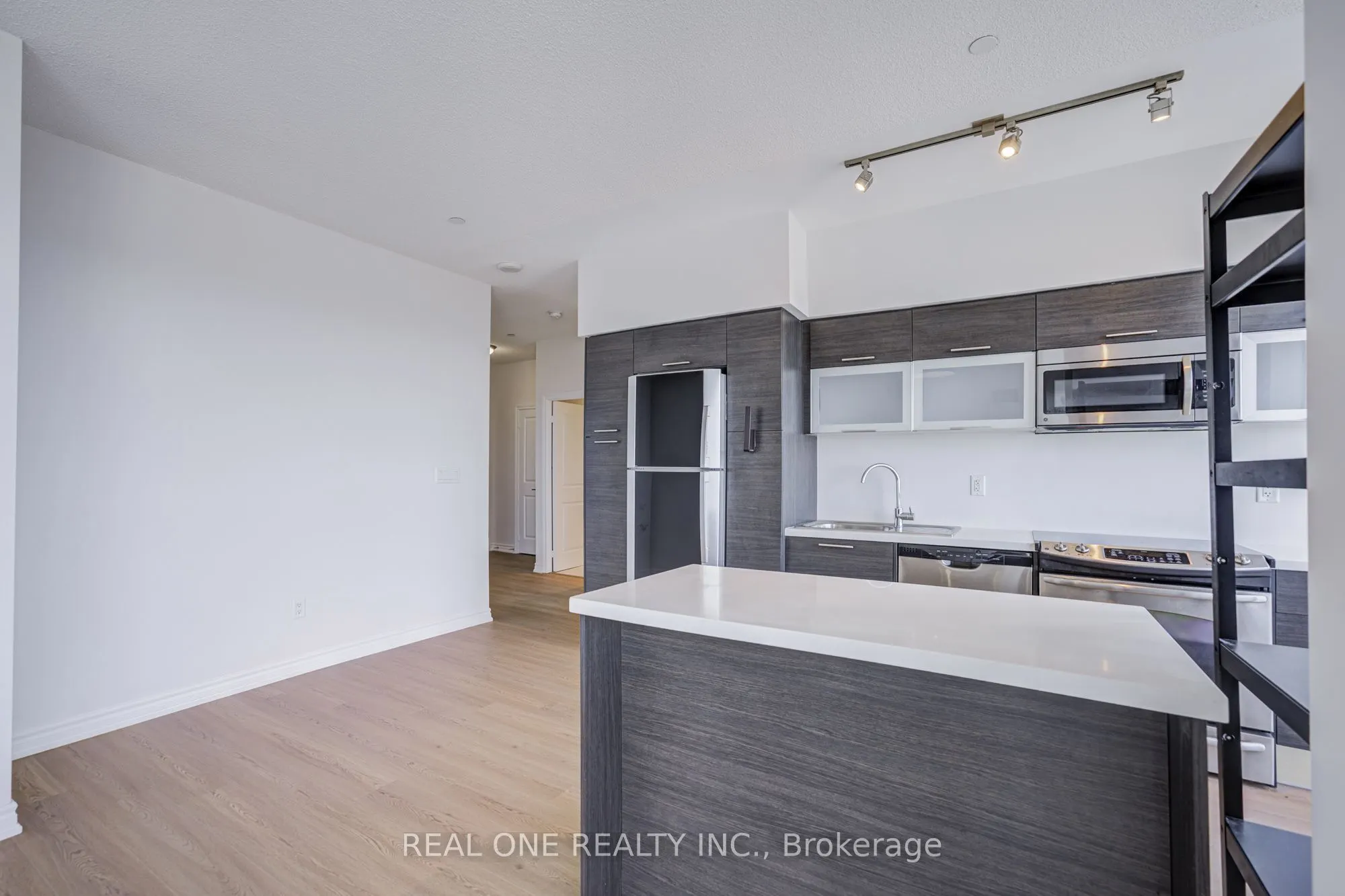 386 Yonge Street #5814