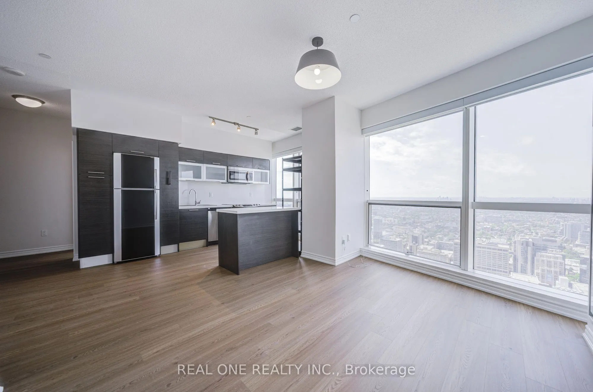 386 Yonge Street #5814