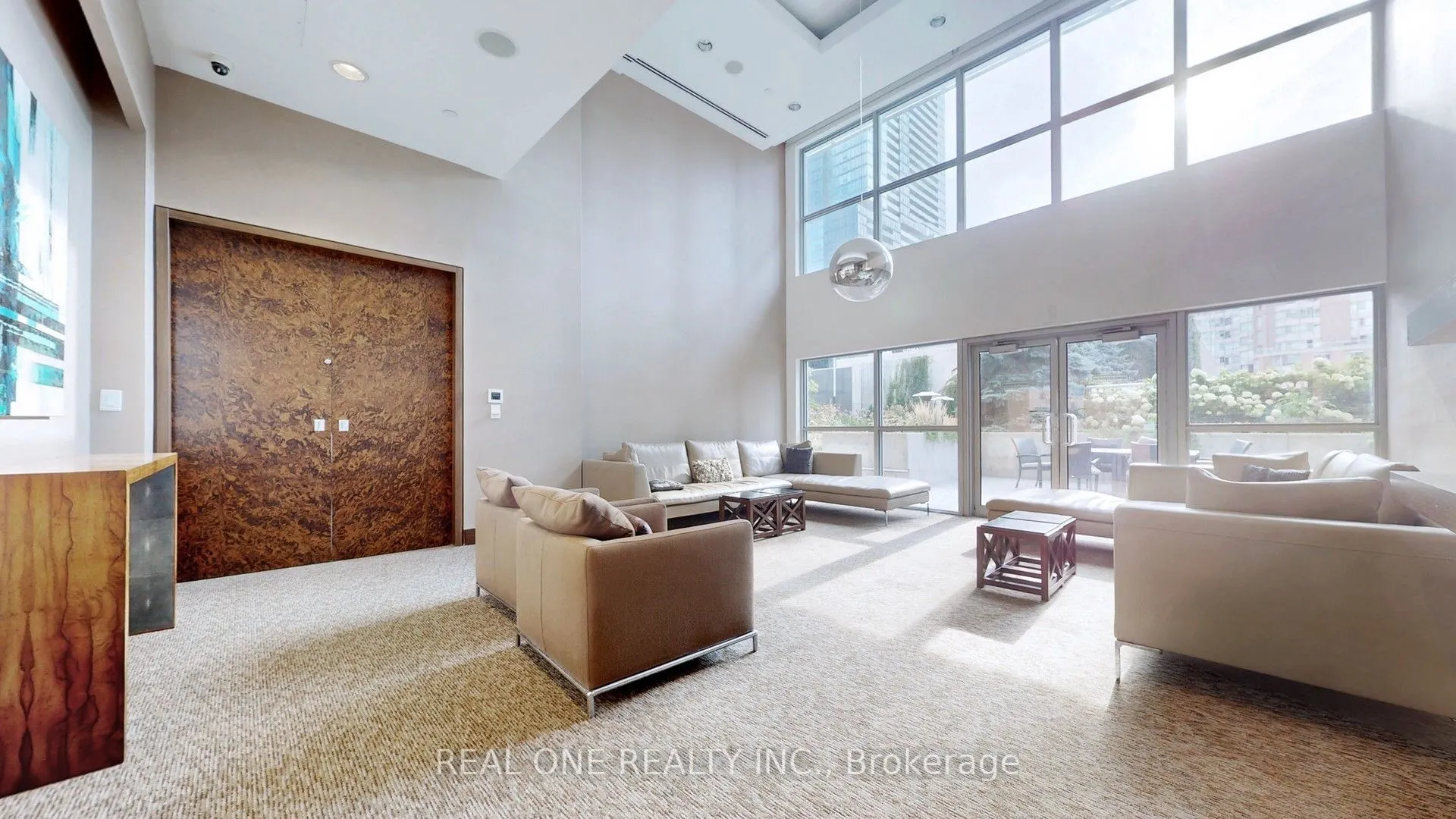 386 Yonge Street #5814