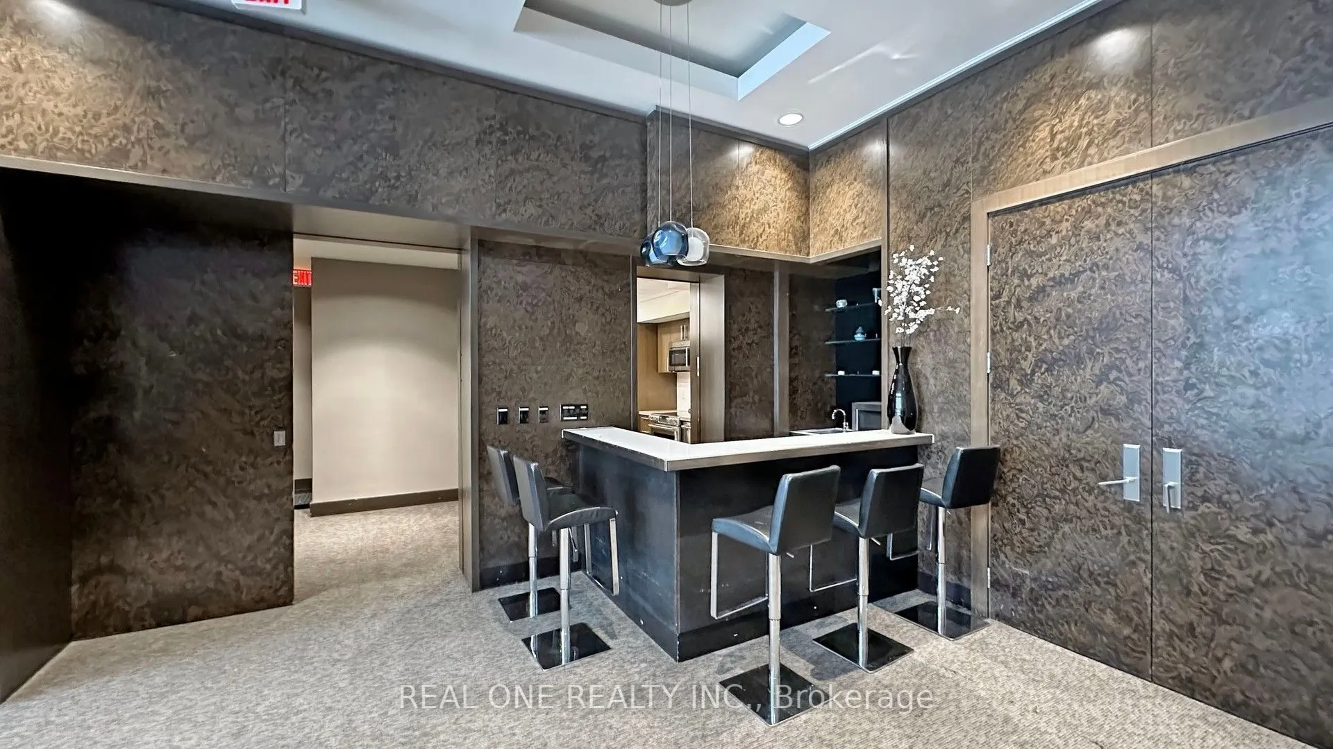 386 Yonge Street #5814