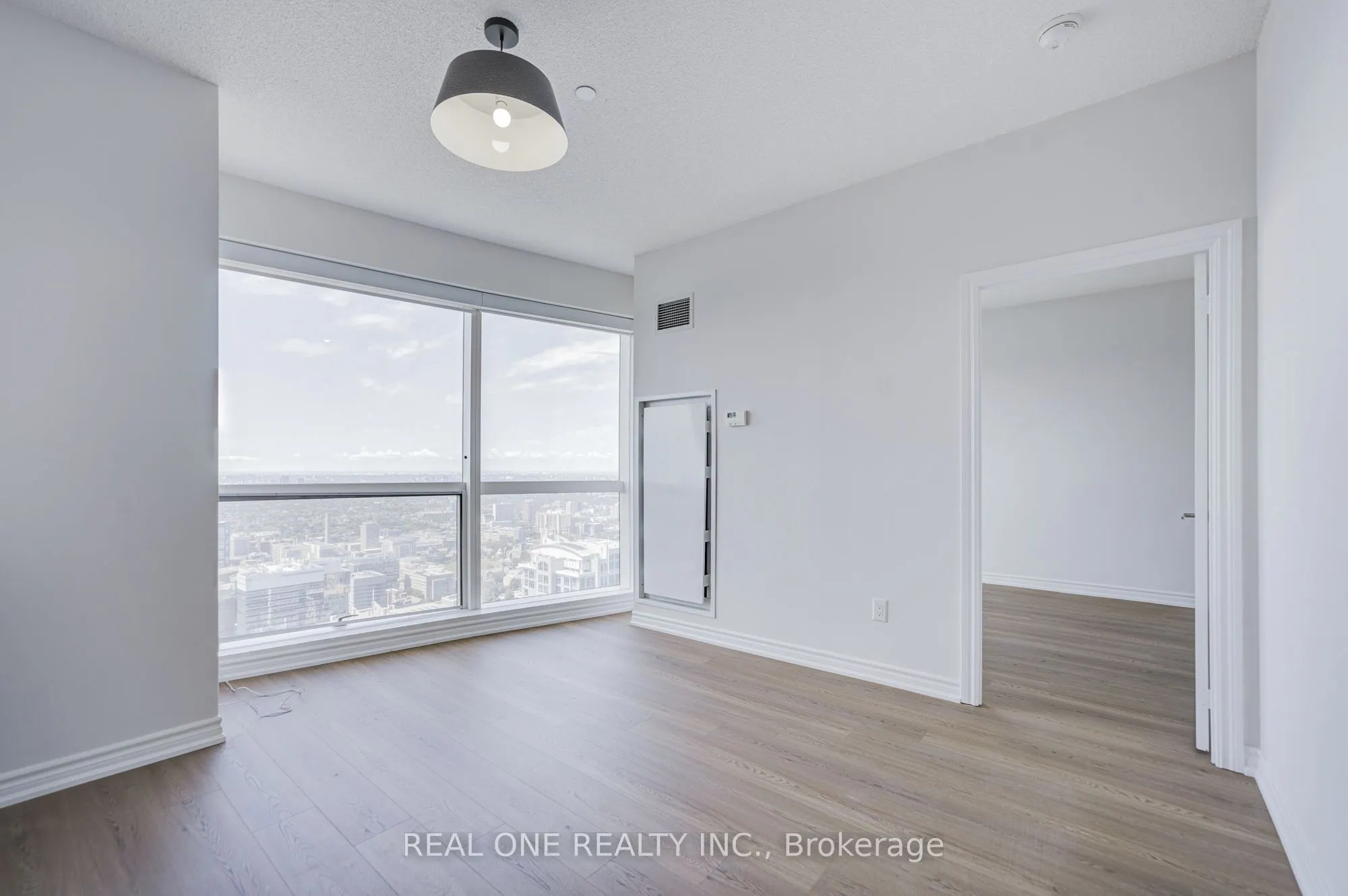 386 Yonge Street #5814