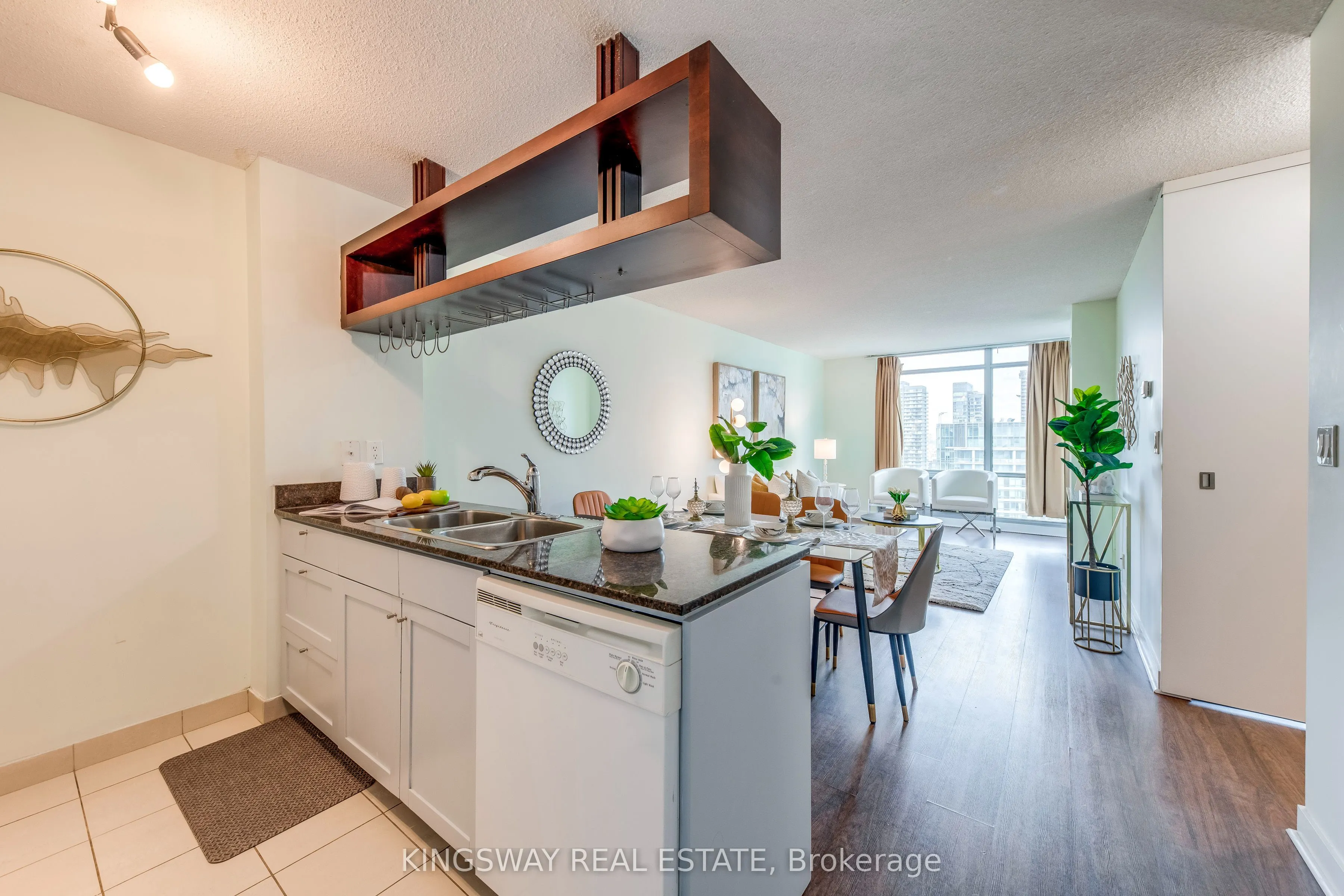 81 Navy Wharf Court #3511