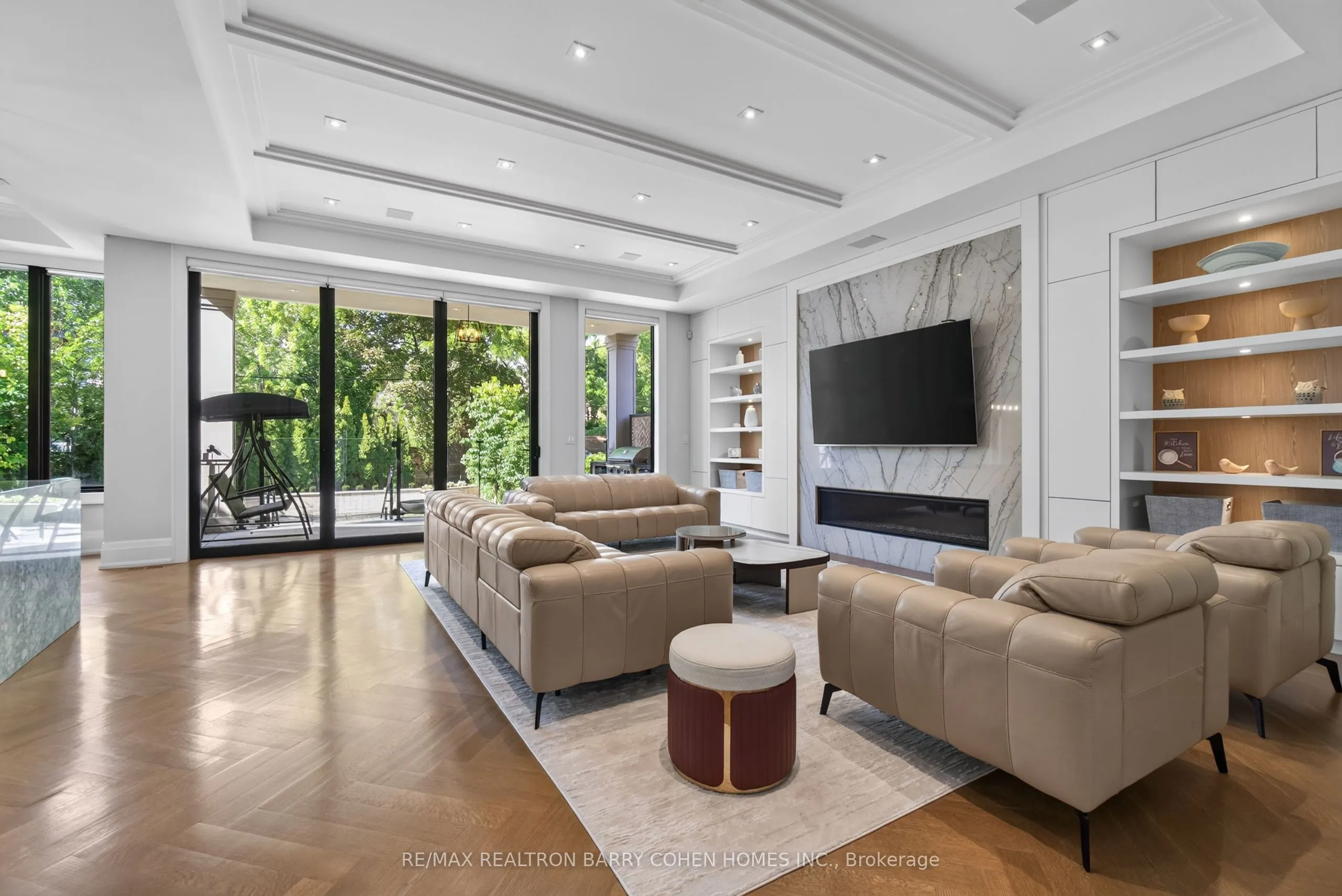 154 Yonge Boulevard