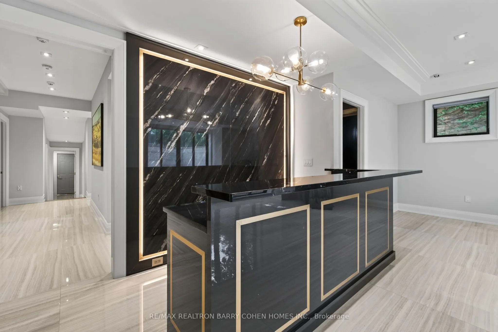 154 Yonge Boulevard