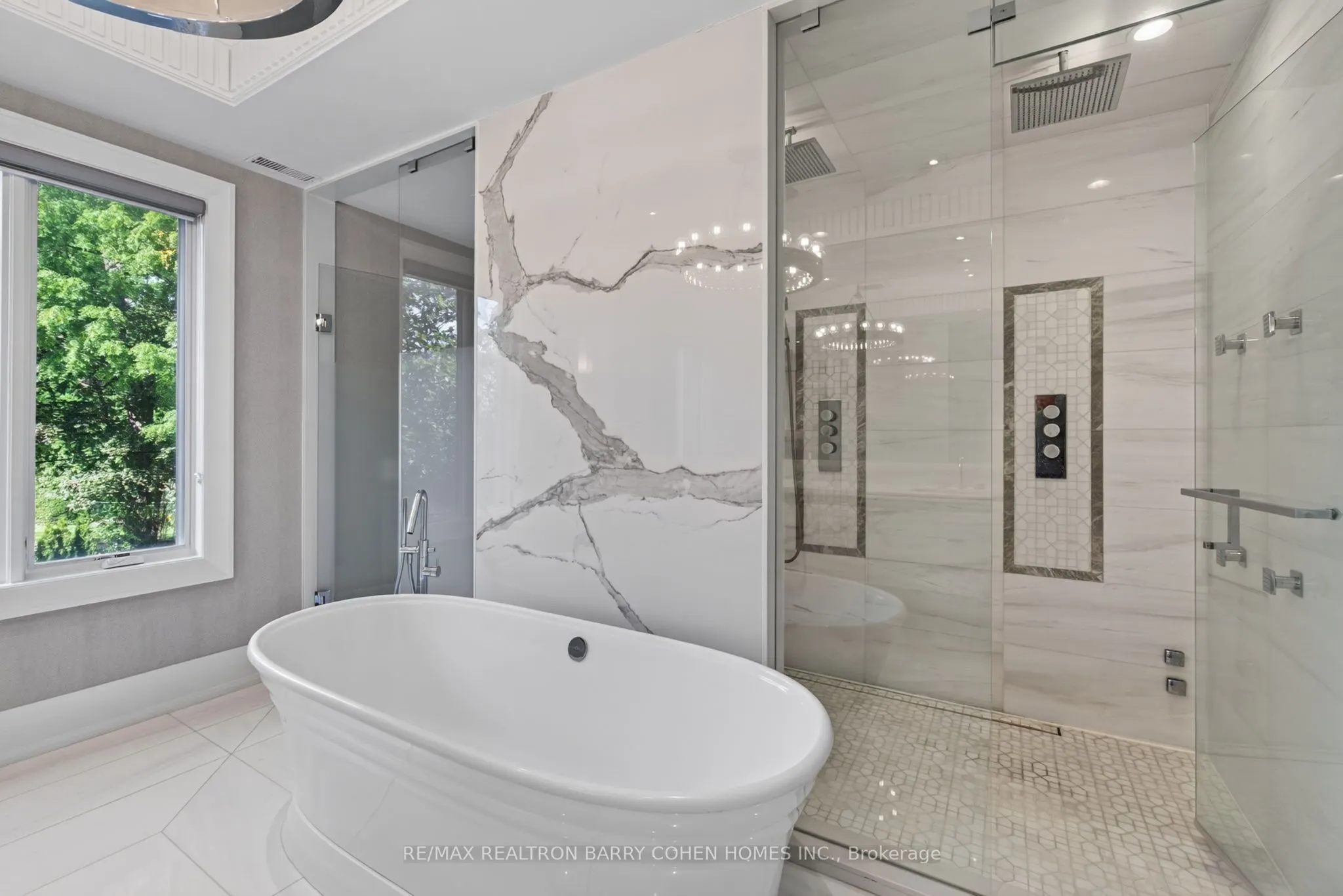 154 Yonge Boulevard