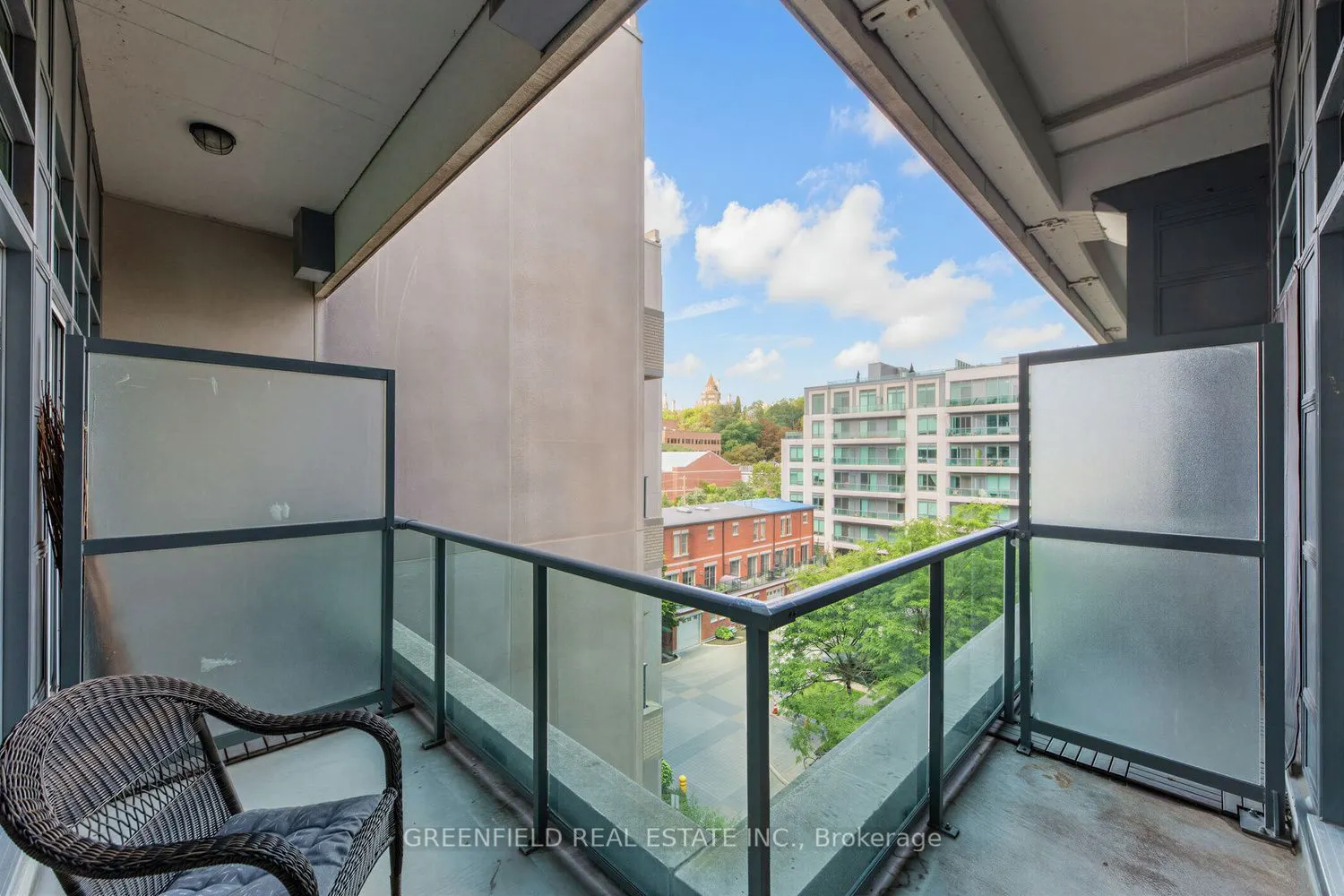 380 Macpherson Avenue N #410