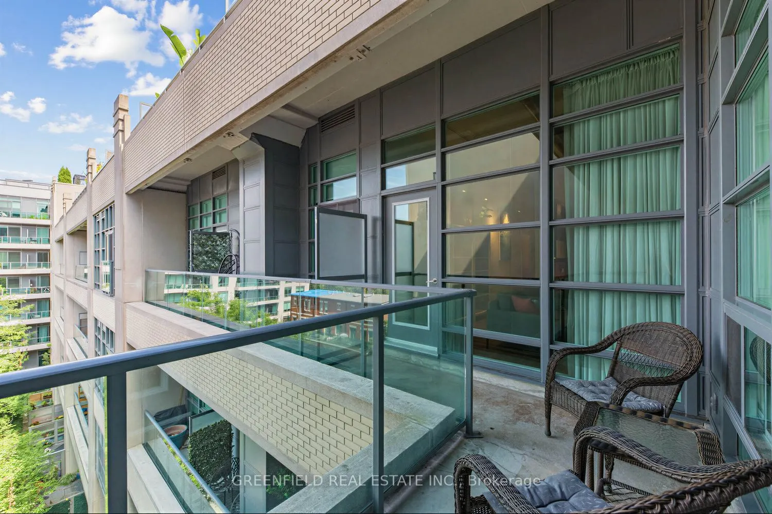 380 Macpherson Avenue N #410