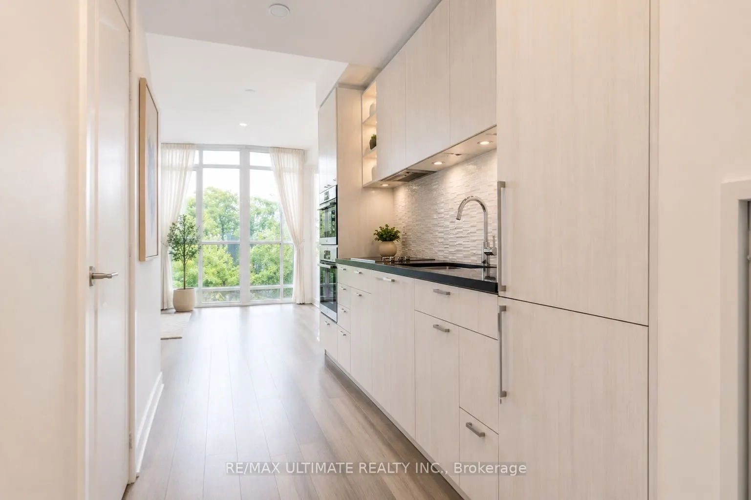 32 Davenport Road #306