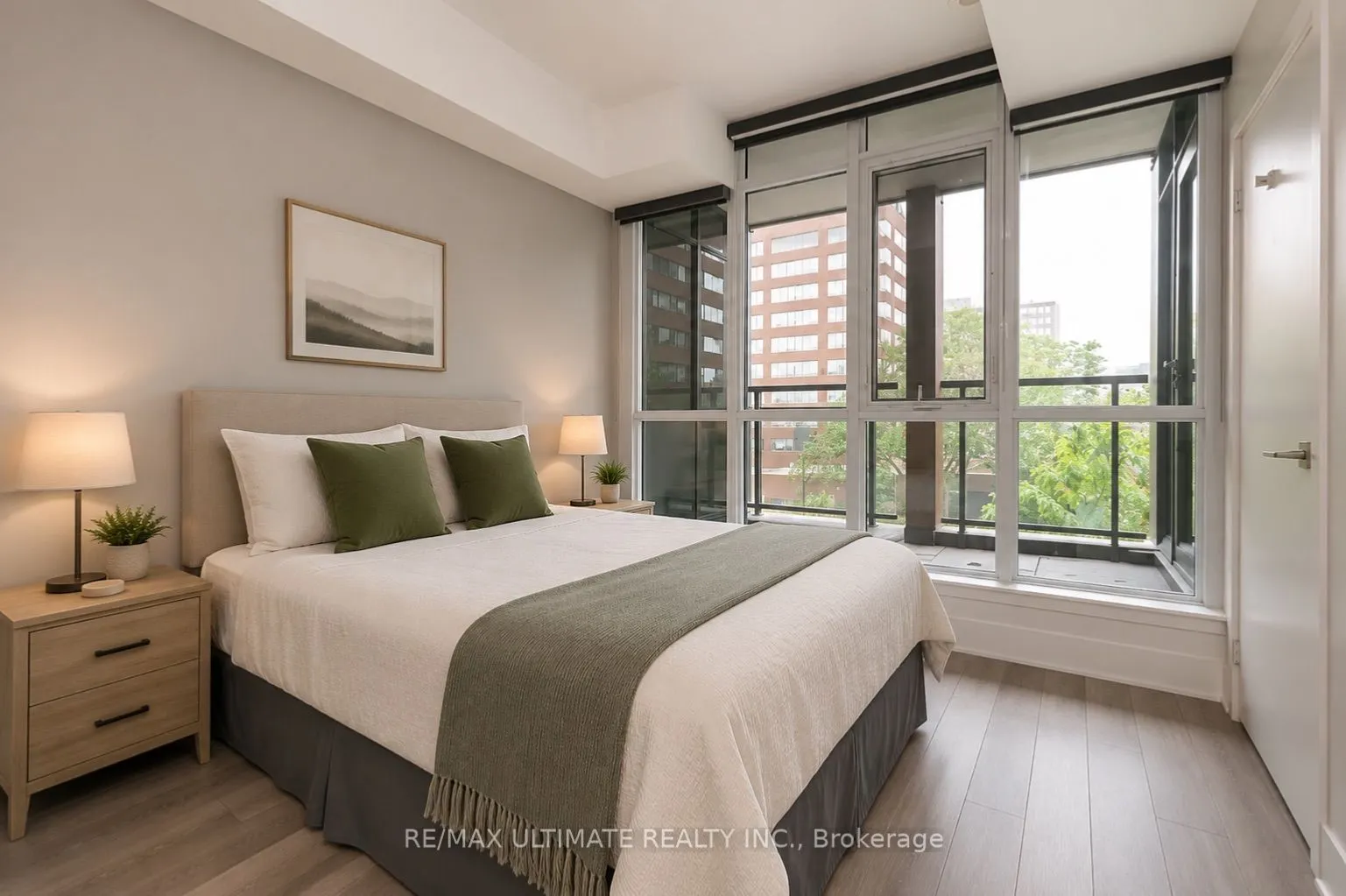 32 Davenport Road #306