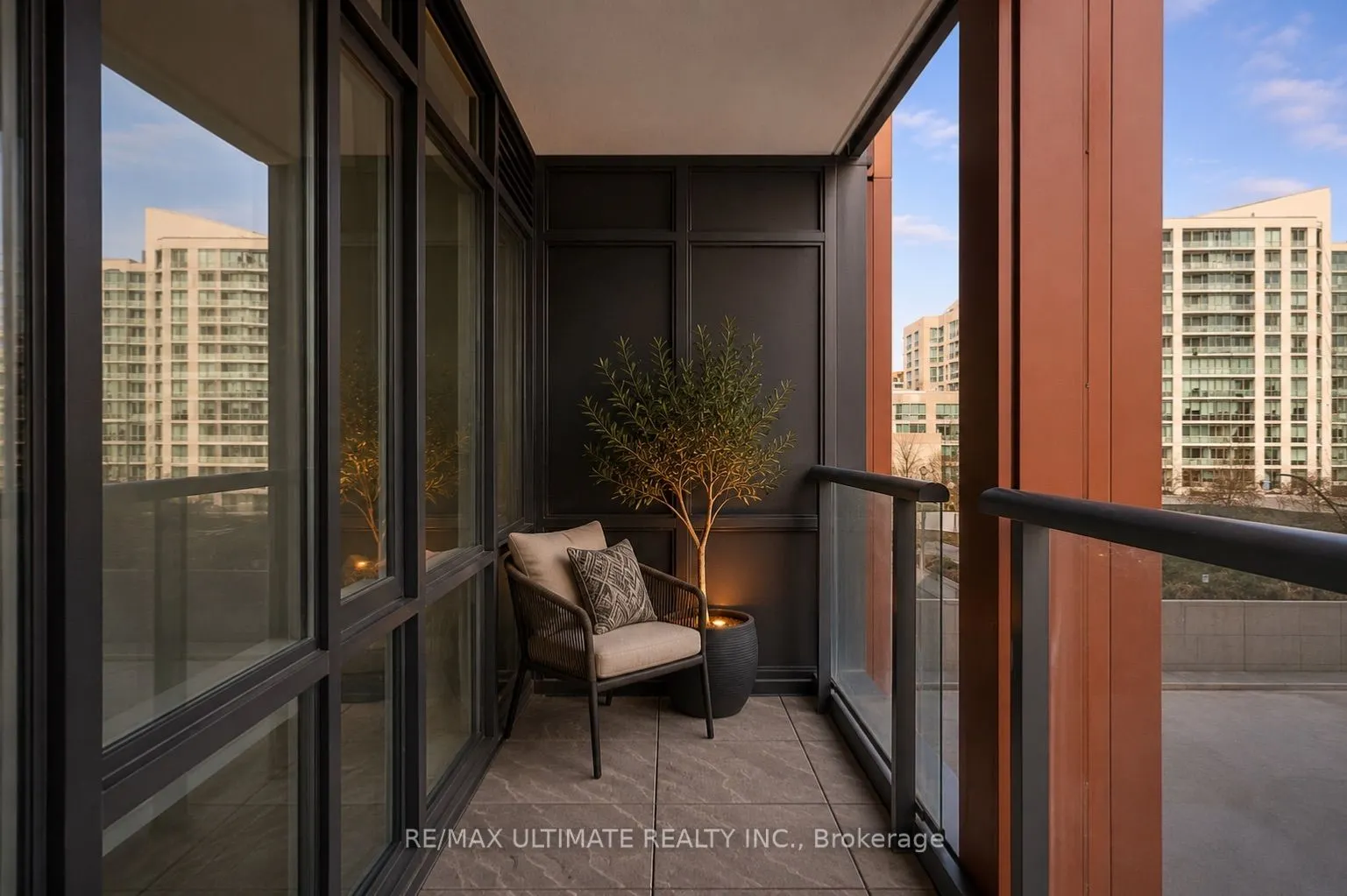 32 Davenport Road #306
