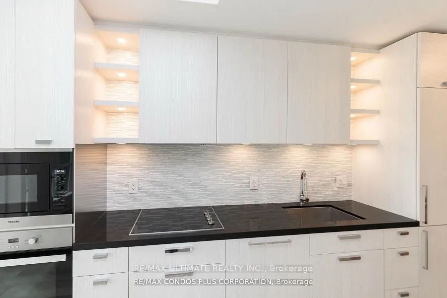 32 Davenport Road #306