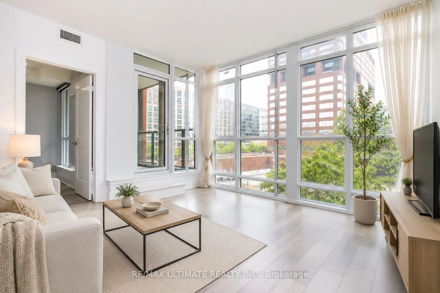 32 Davenport Road #306