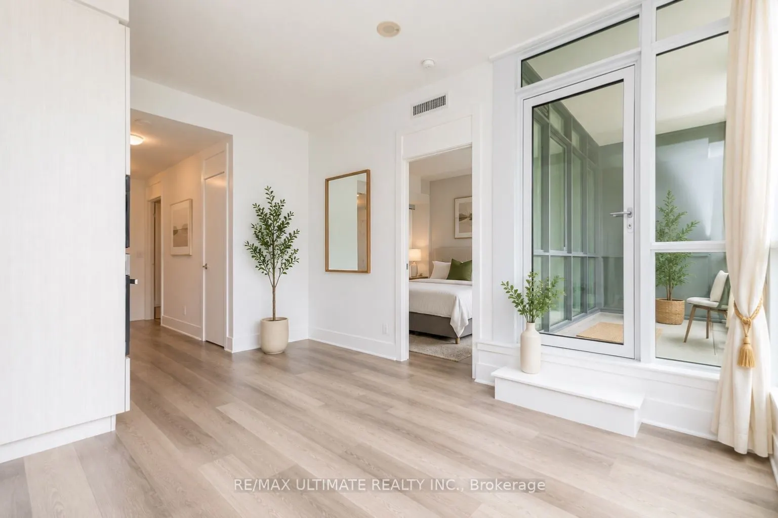 32 Davenport Road #306