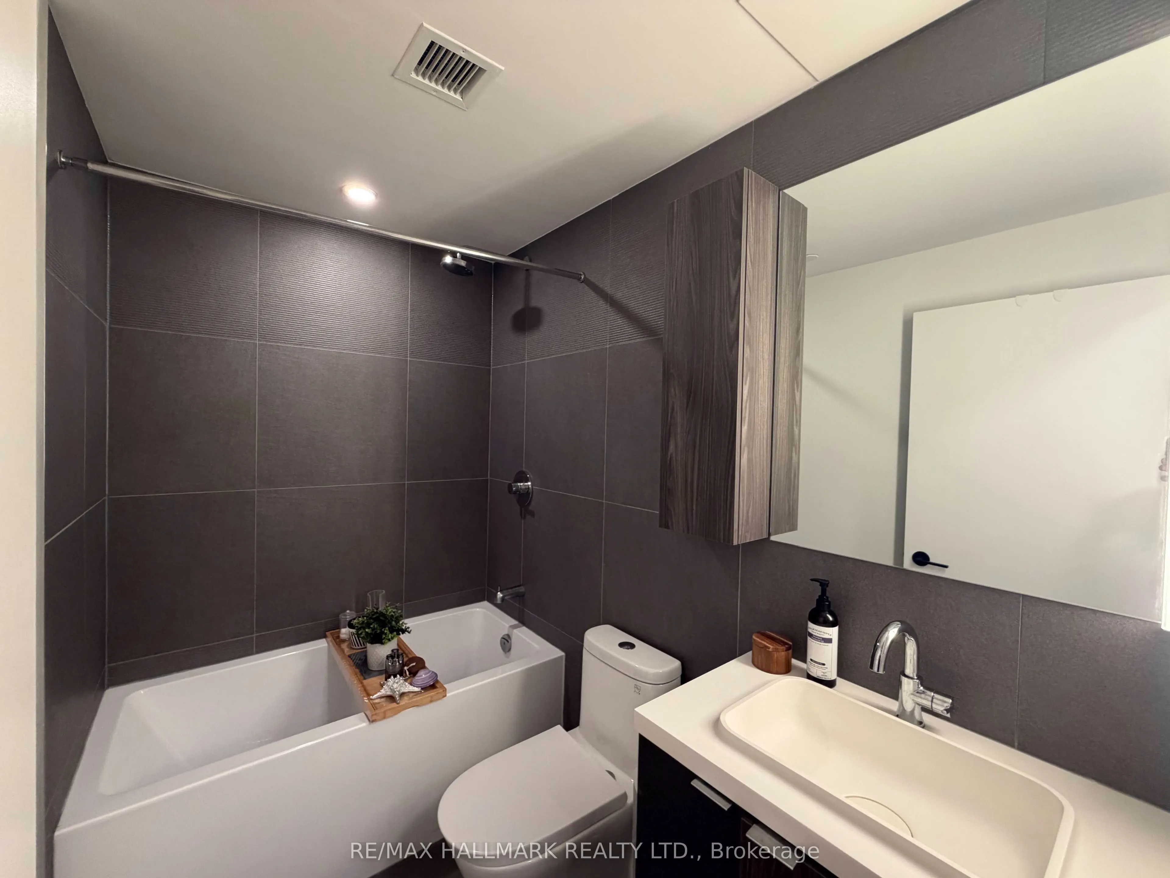 35 Mercer Street #2014