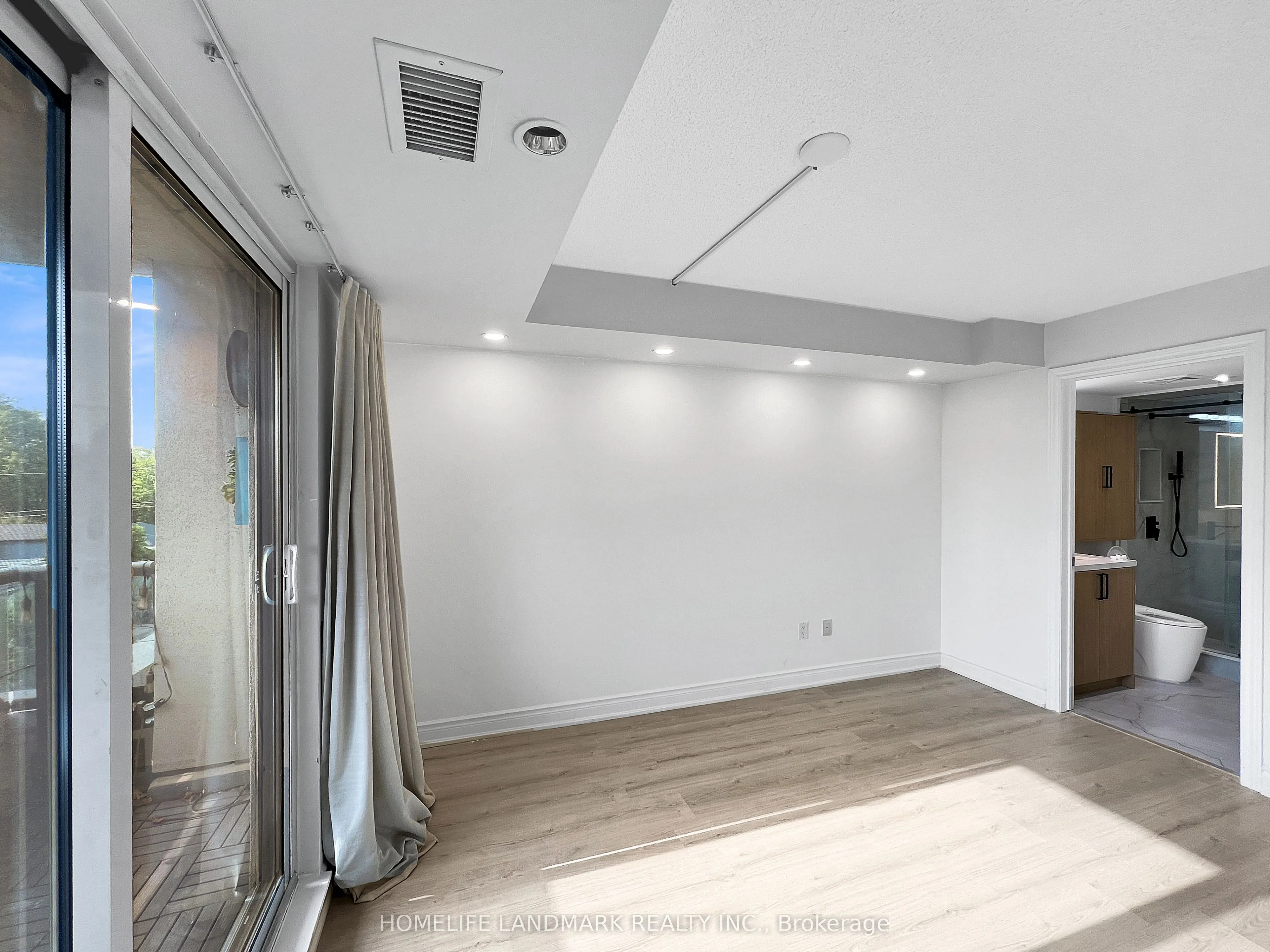 760 Sheppard Avenue W #413
