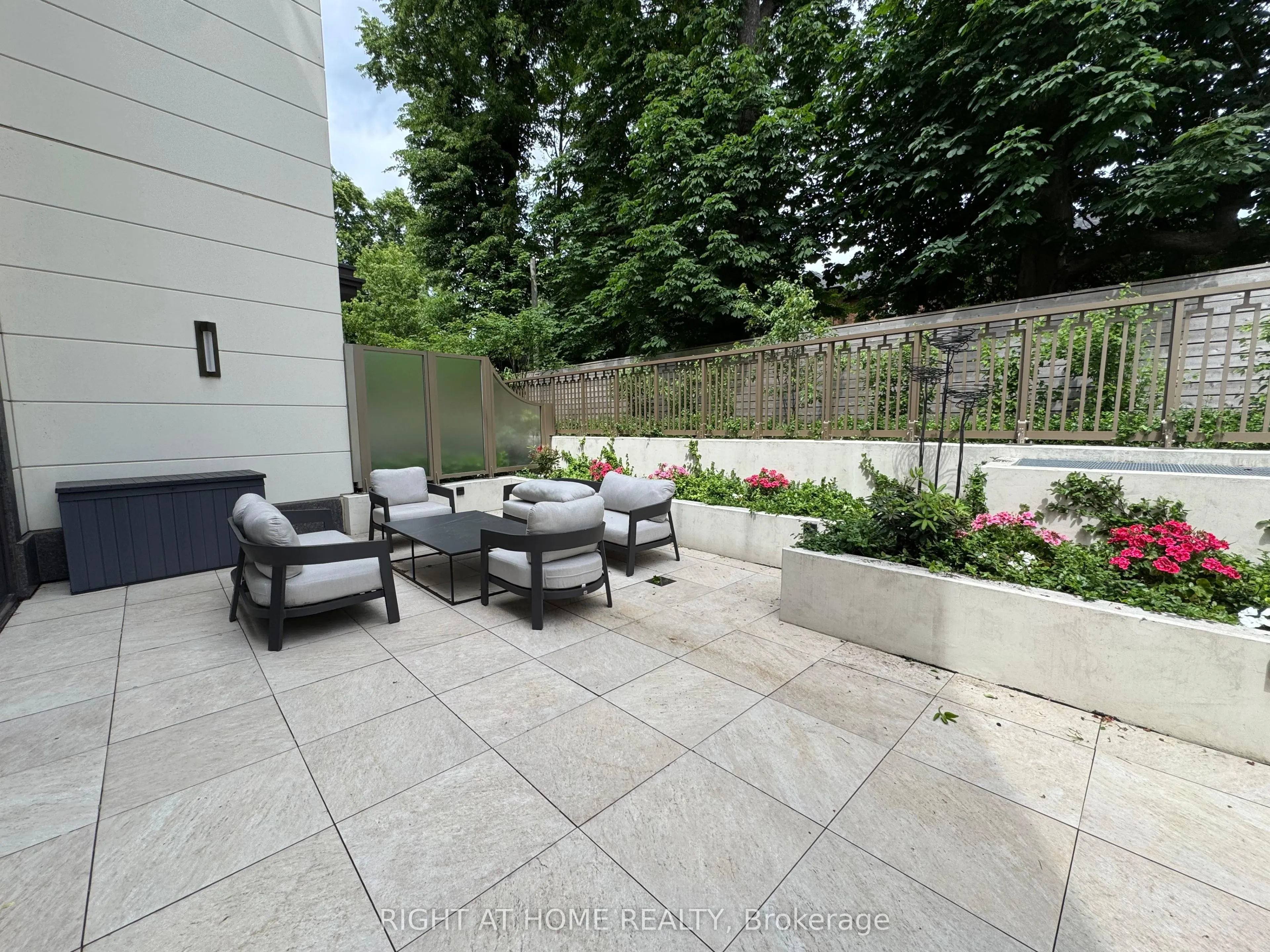 3 Strathgowan Avenue #324