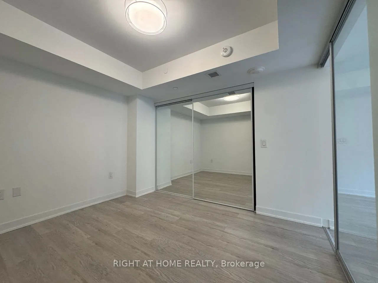 3 Strathgowan Avenue #324