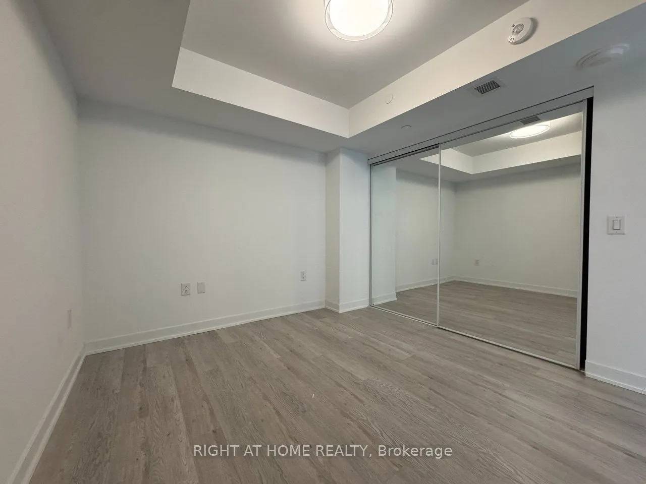 3 Strathgowan Avenue #324