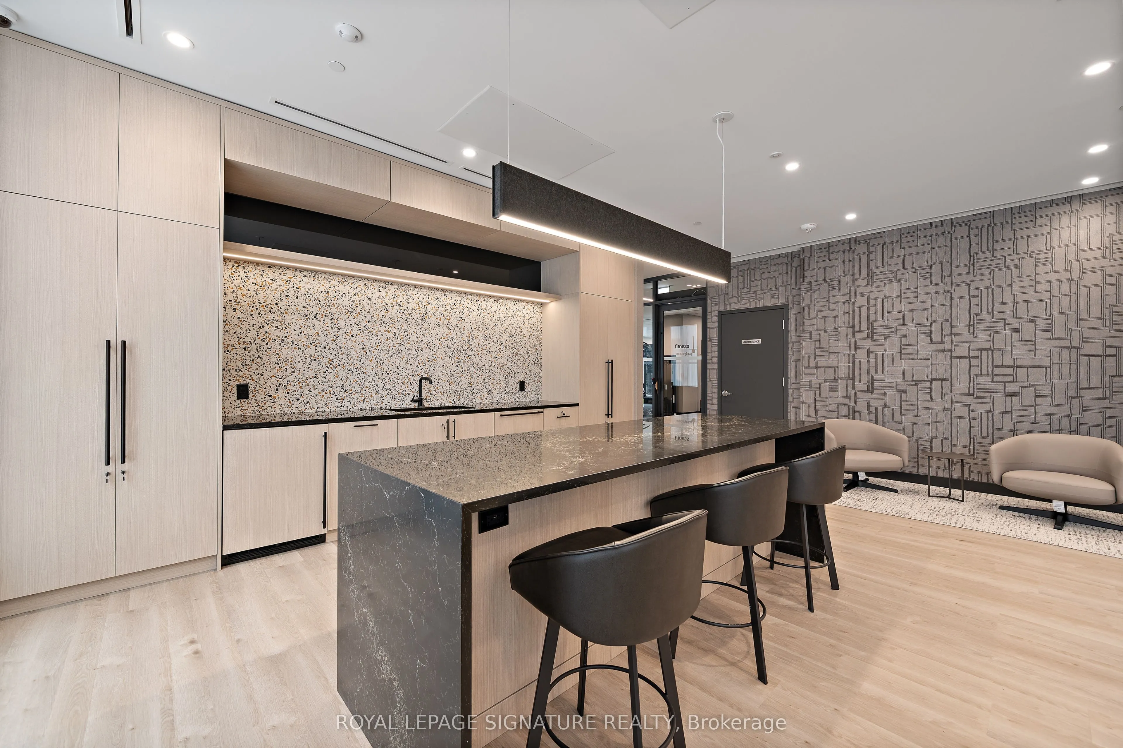 664 Spadina Avenue #1005