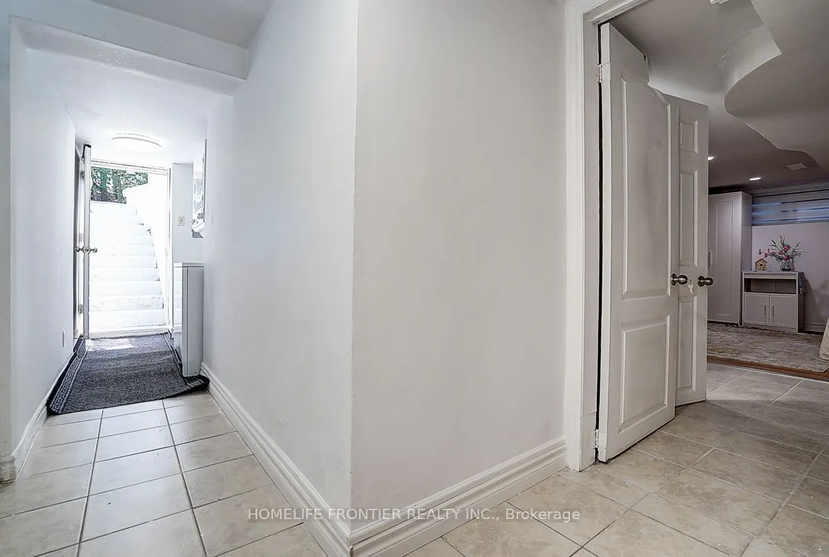 99 Harlandale Avenue