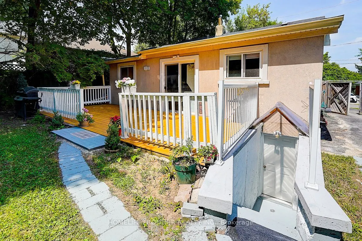 99 Harlandale Avenue