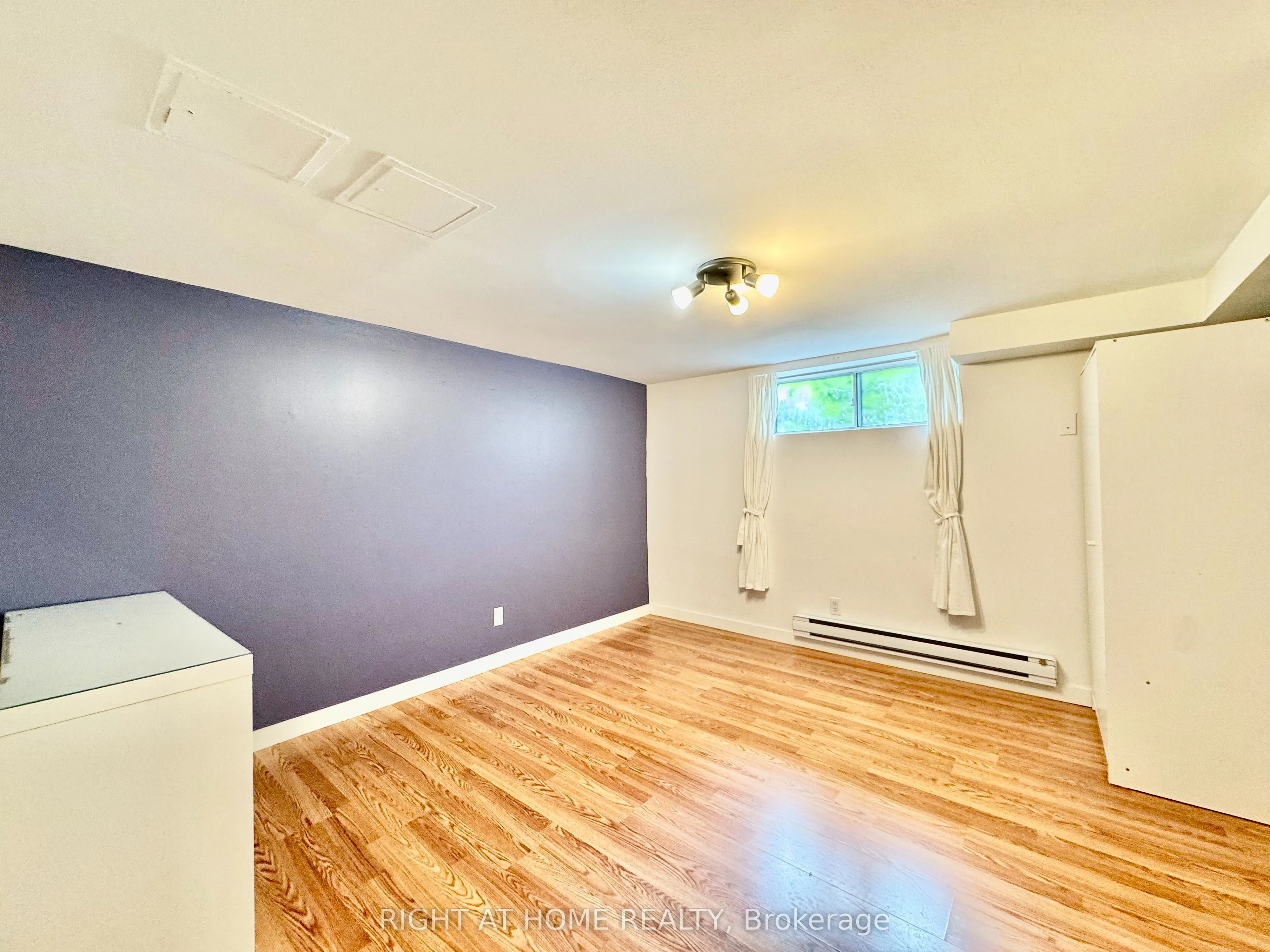 1196 Avenue Road #Lower Apartment