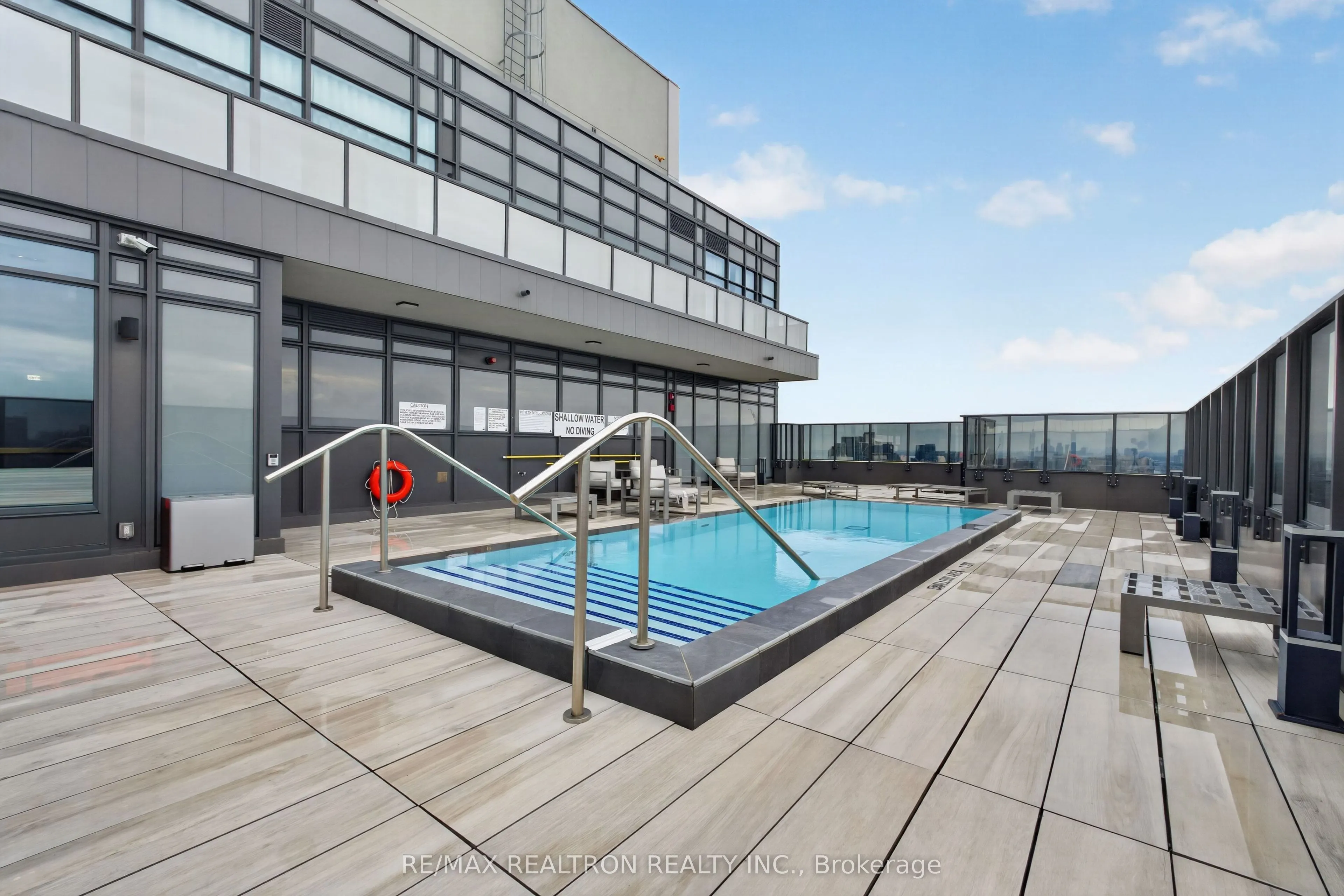 330 Richmond Street W #2203