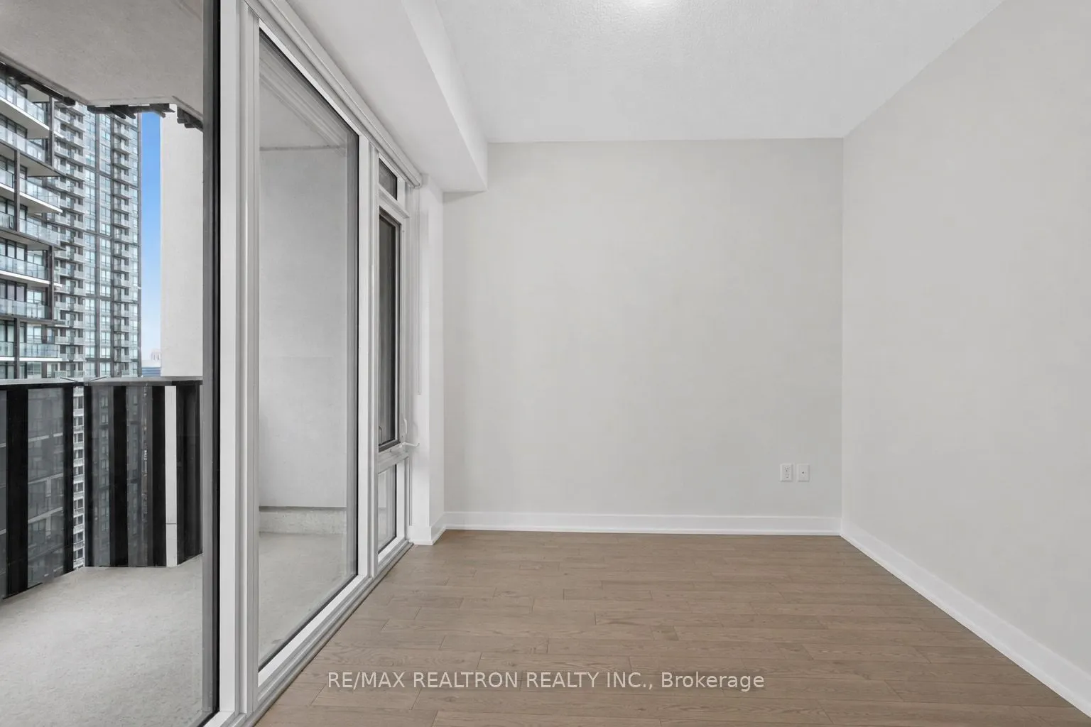 330 Richmond Street W #2203