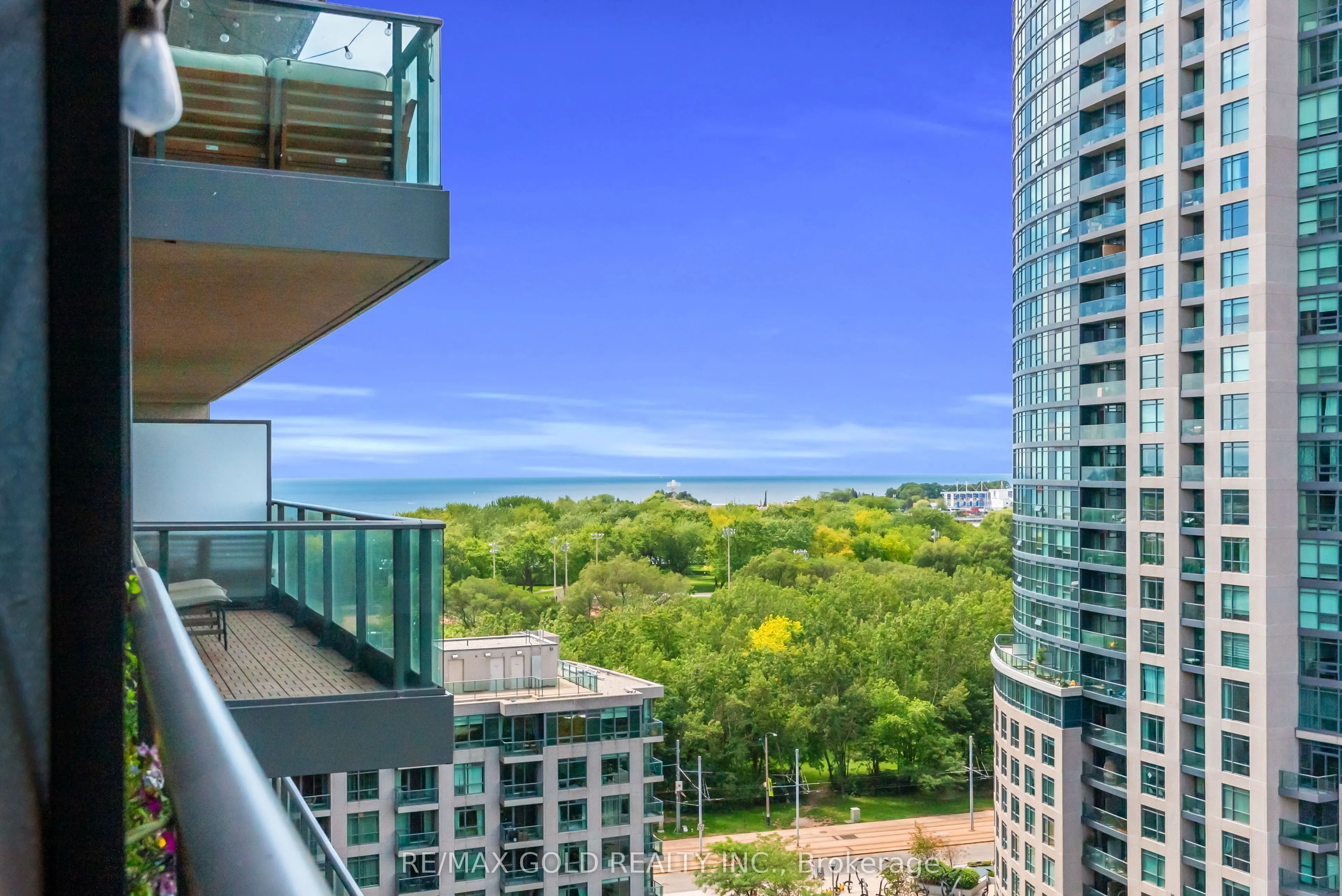 209 Fort York Boulevard #1357