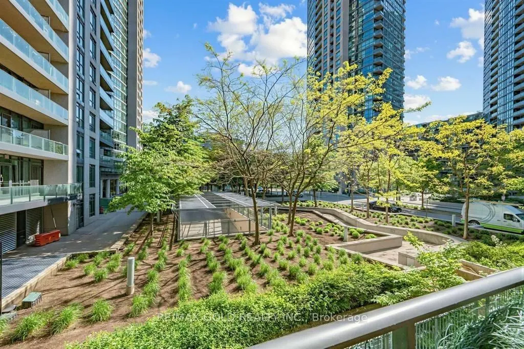209 Fort York Boulevard #1357