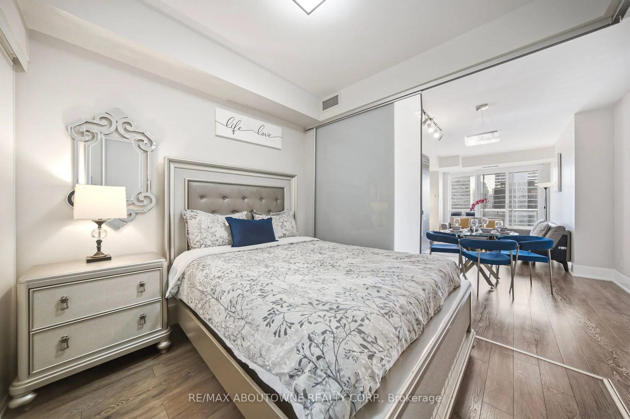 300 Front Street W #3909