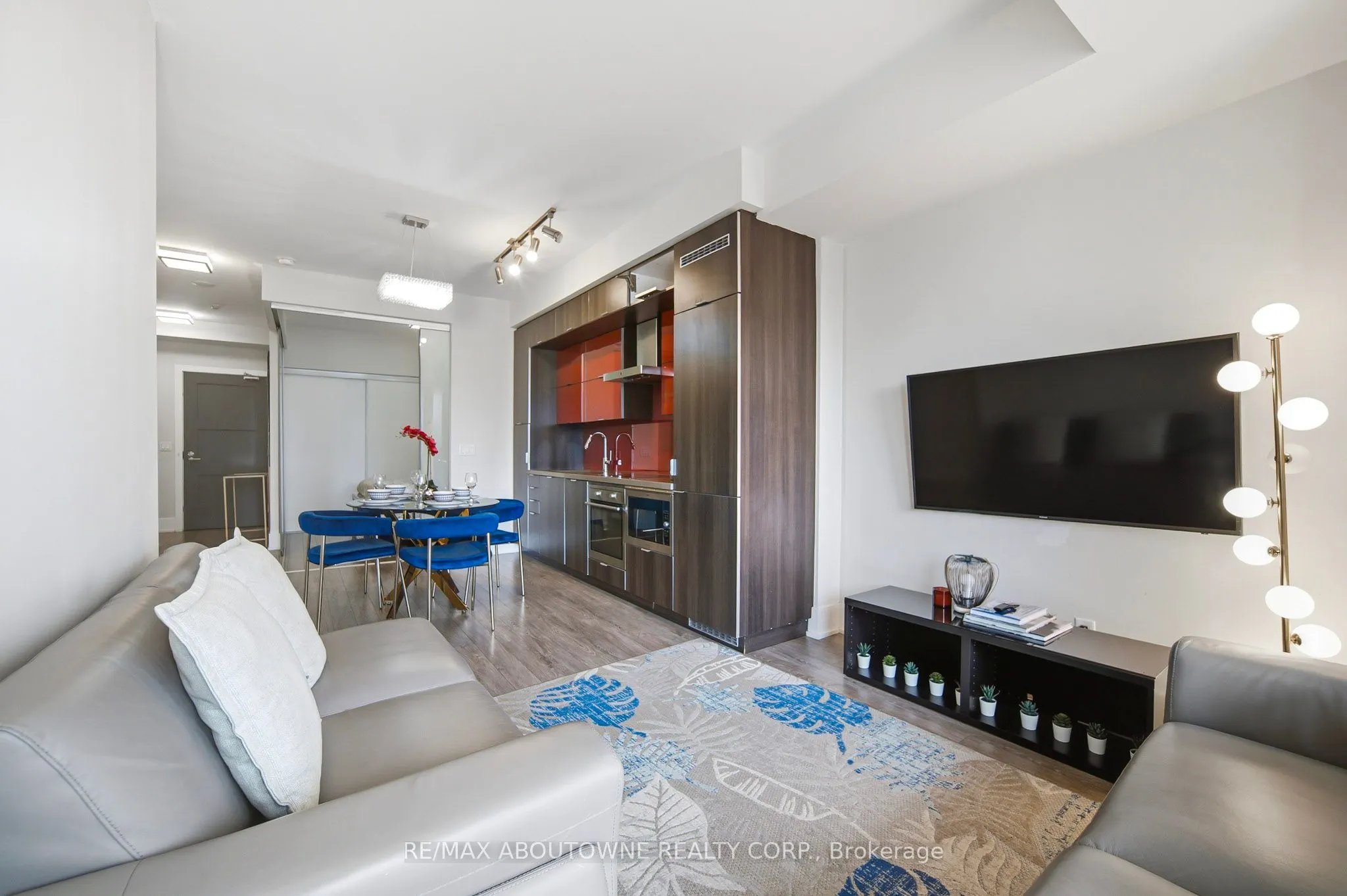 300 Front Street W #3909