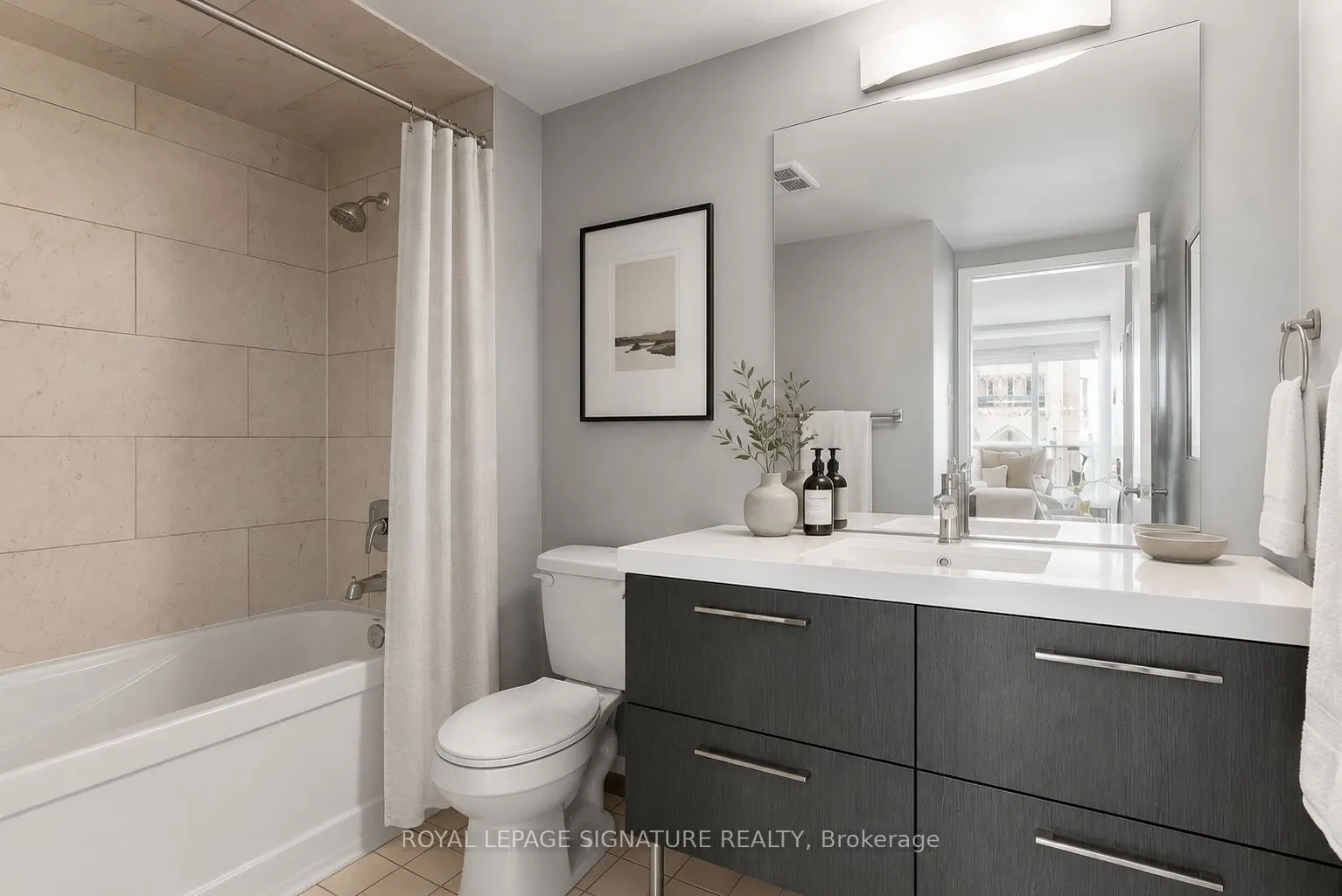 92 King Street E #813
