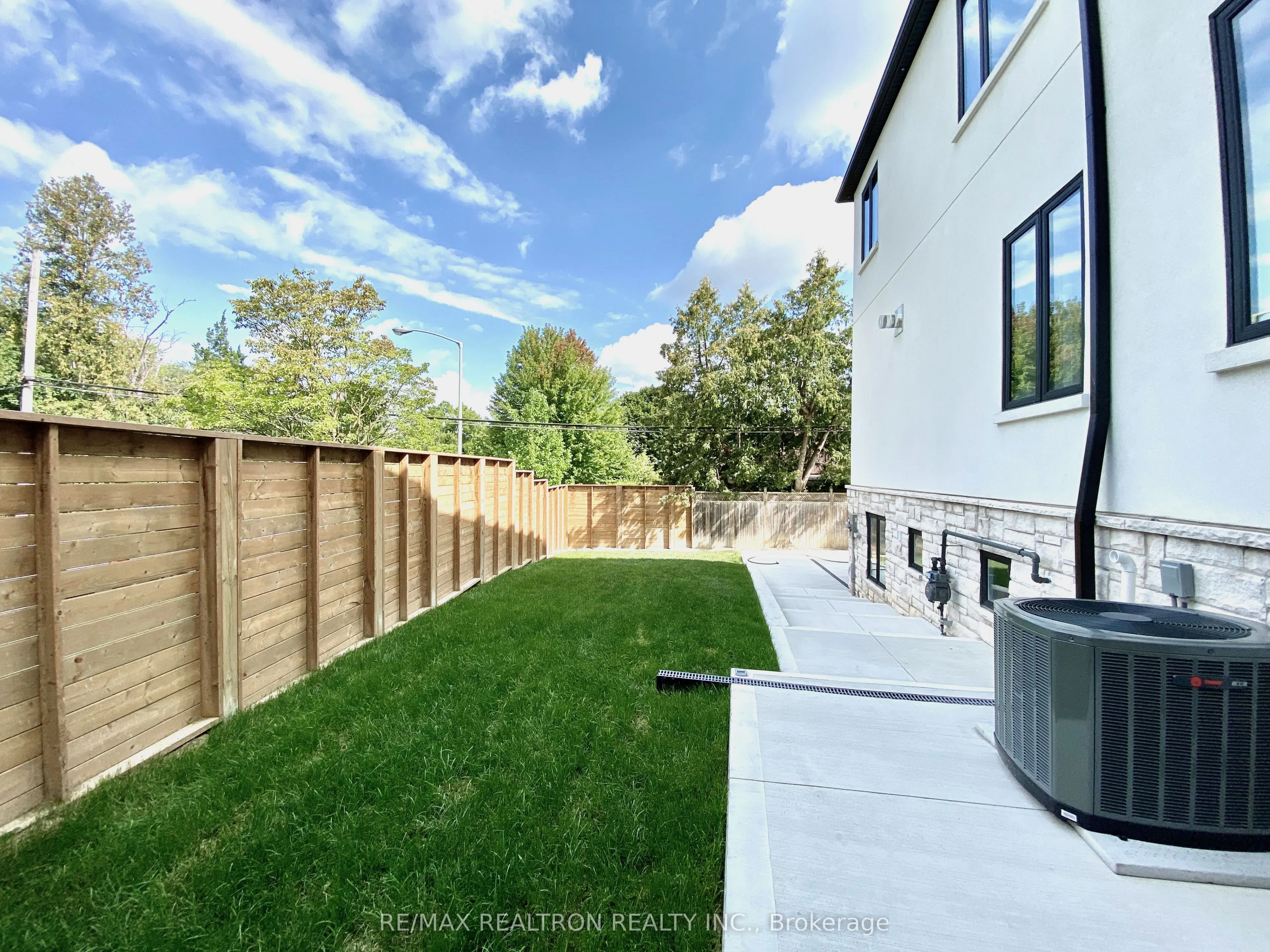 2 North Hills Terrace