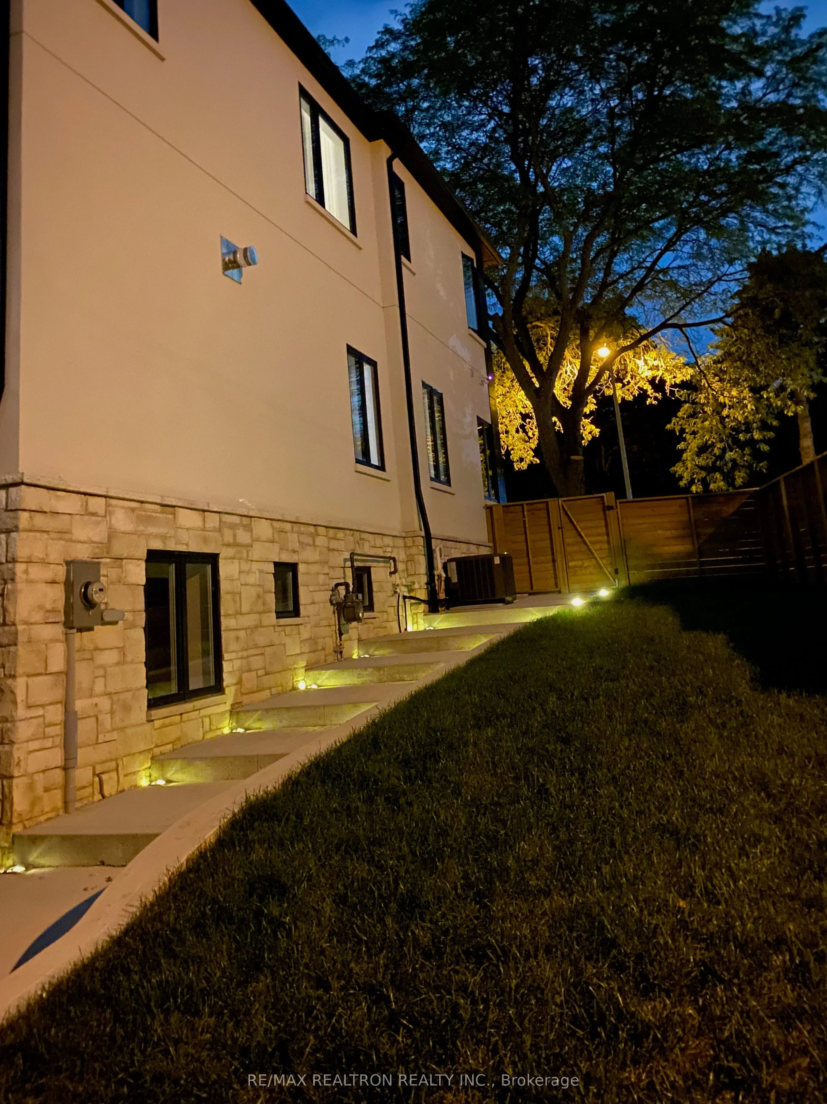 2 North Hills Terrace