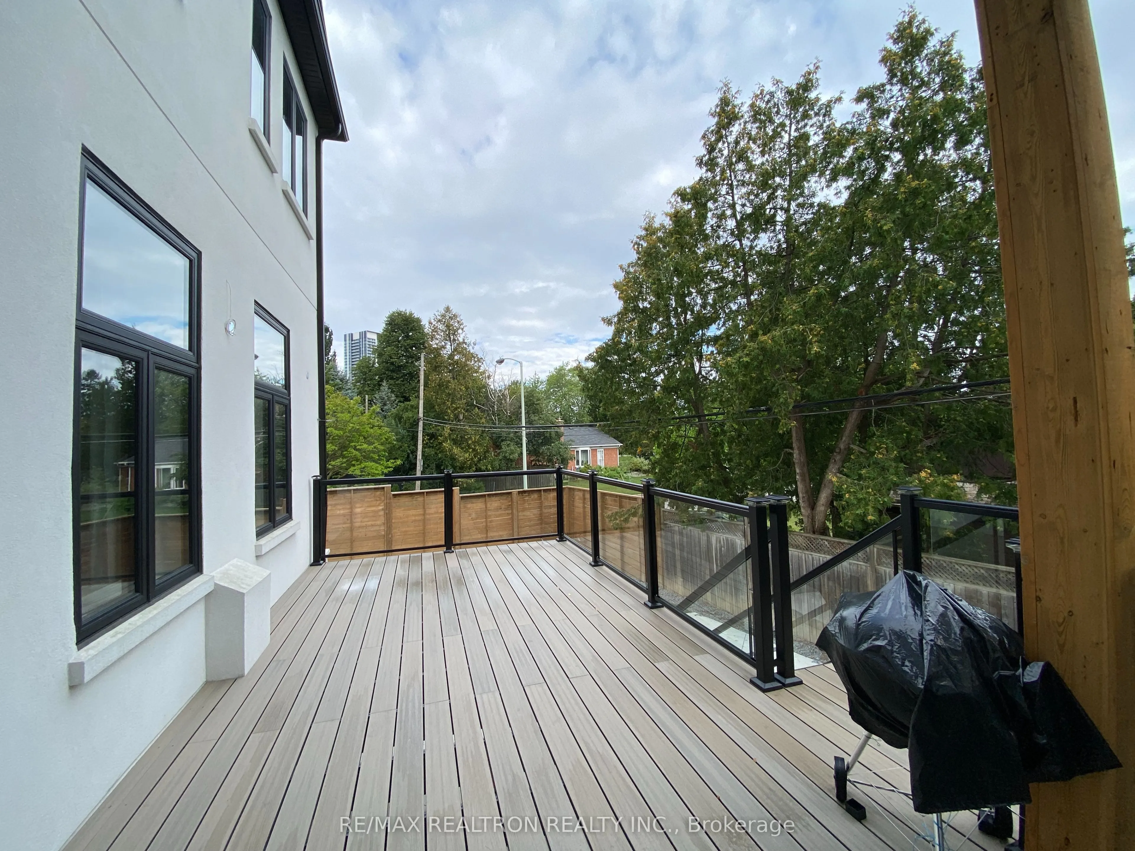 2 North Hills Terrace