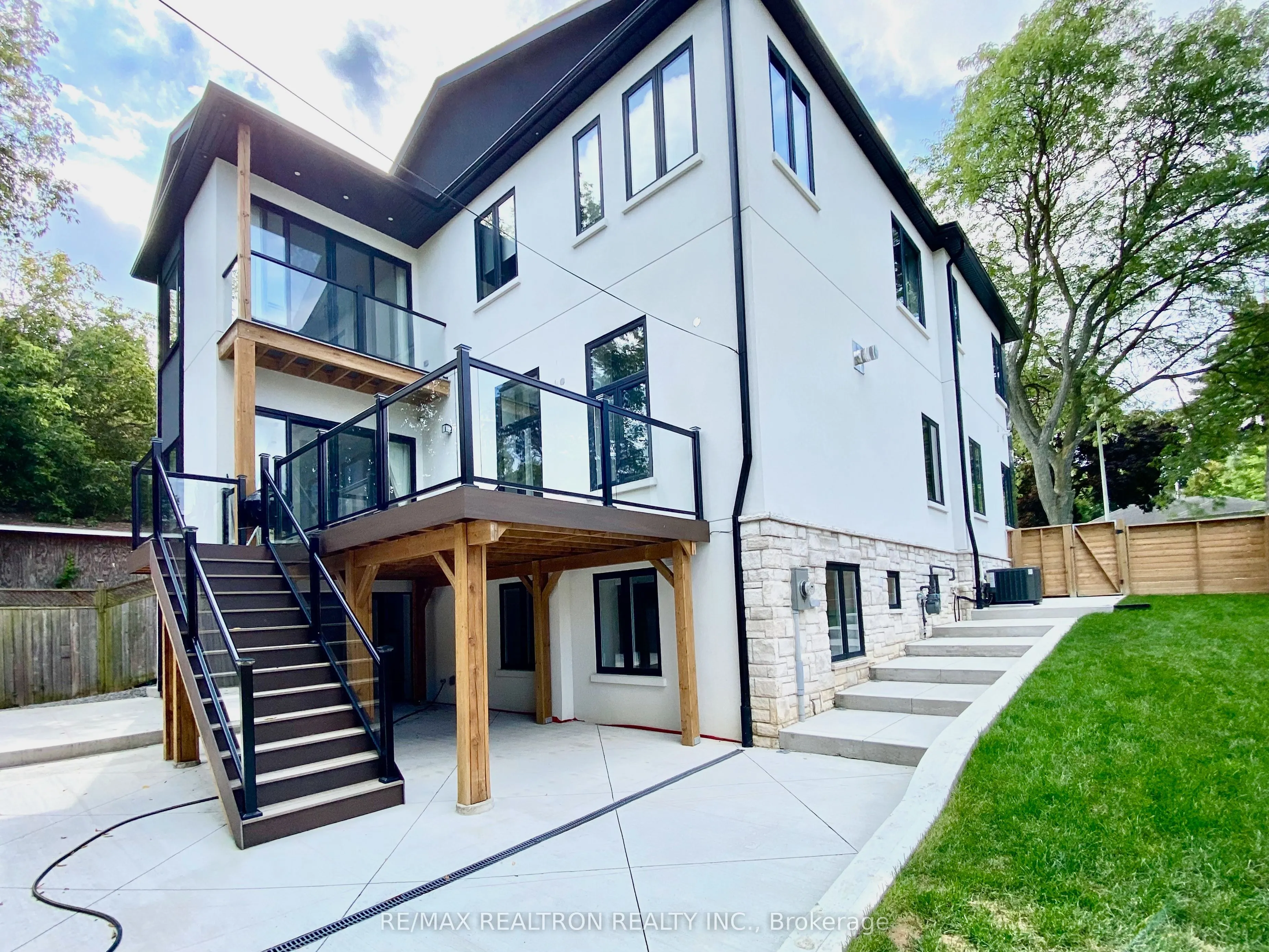 2 North Hills Terrace