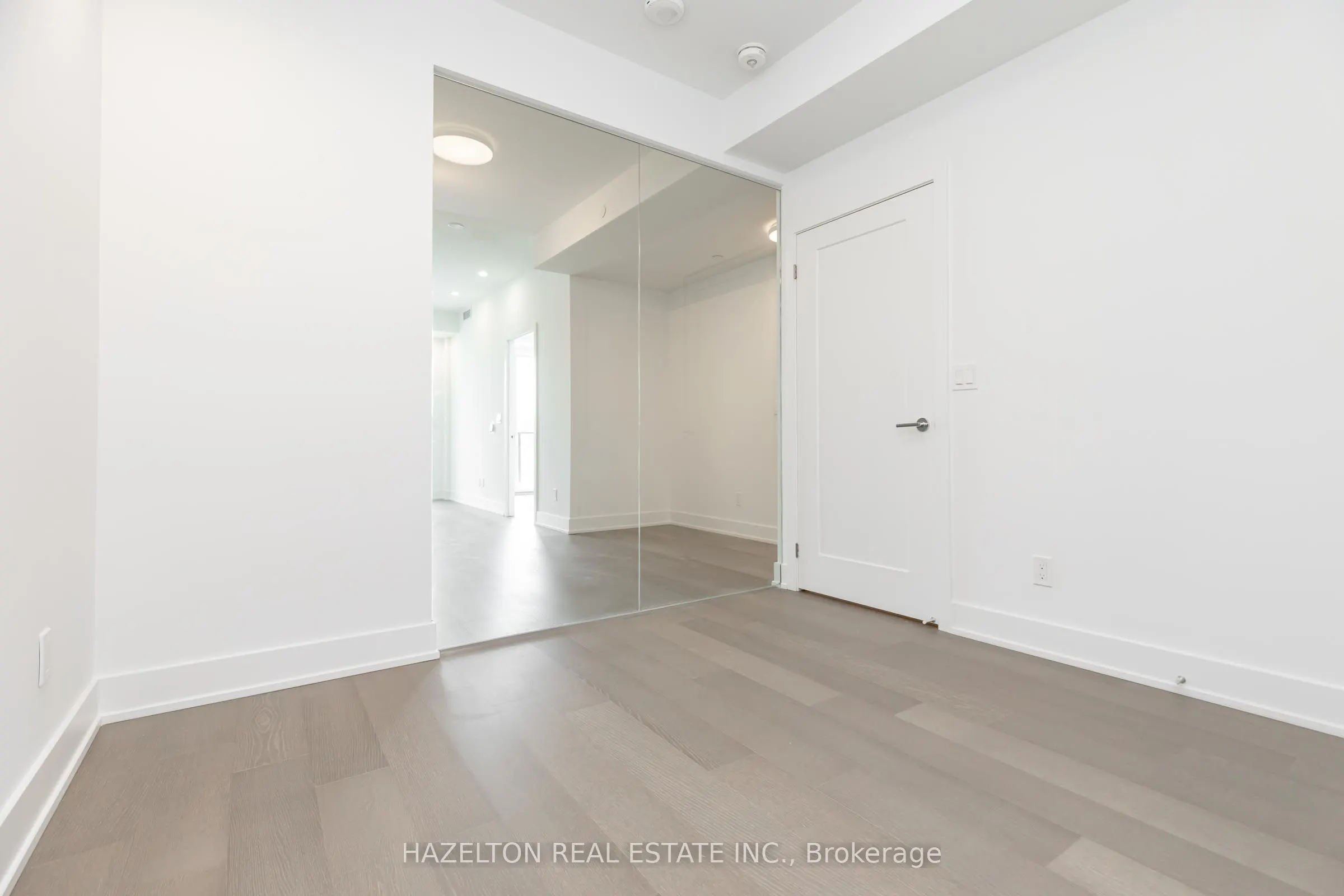 8 Manor Road W #605