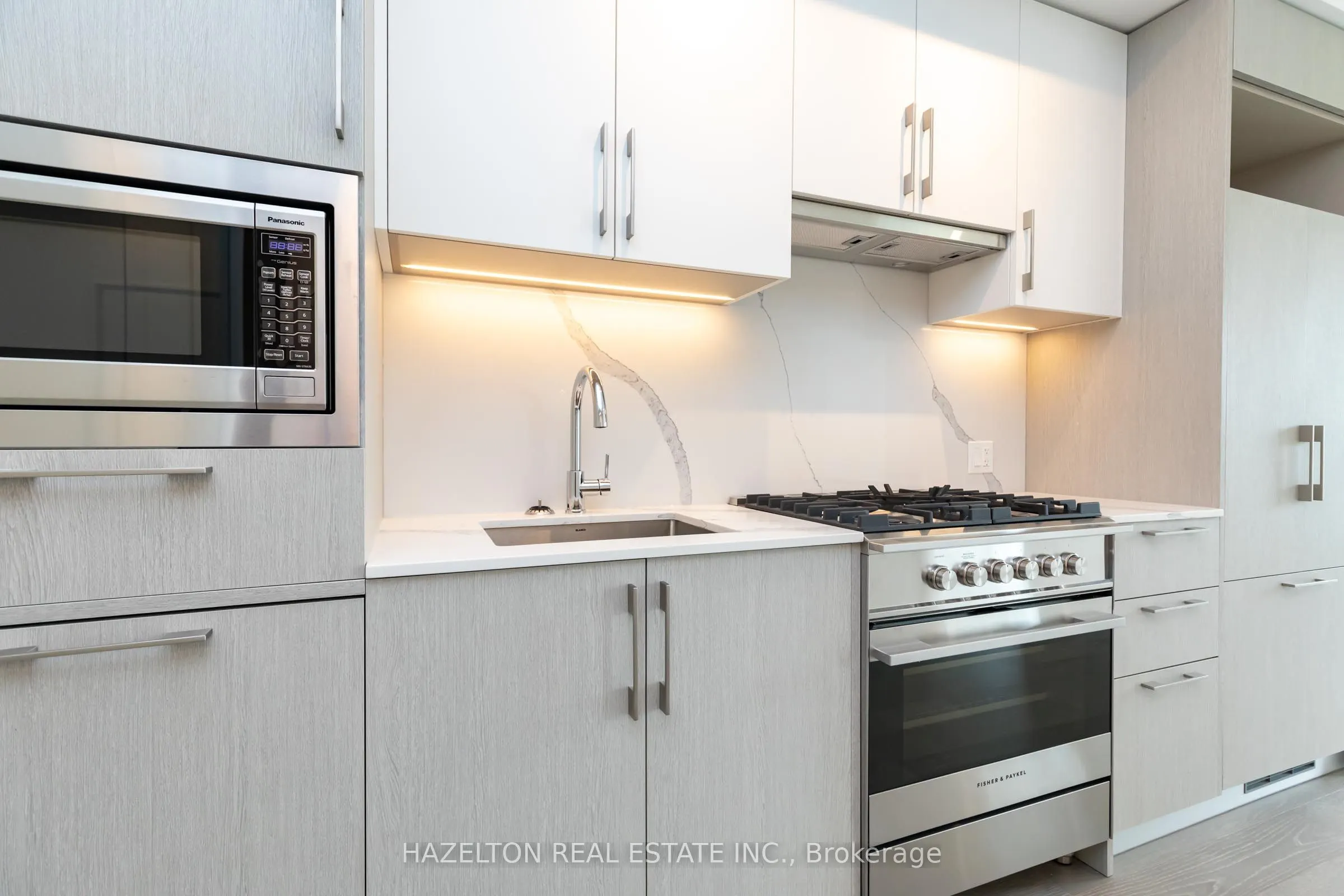 8 Manor Road W #605