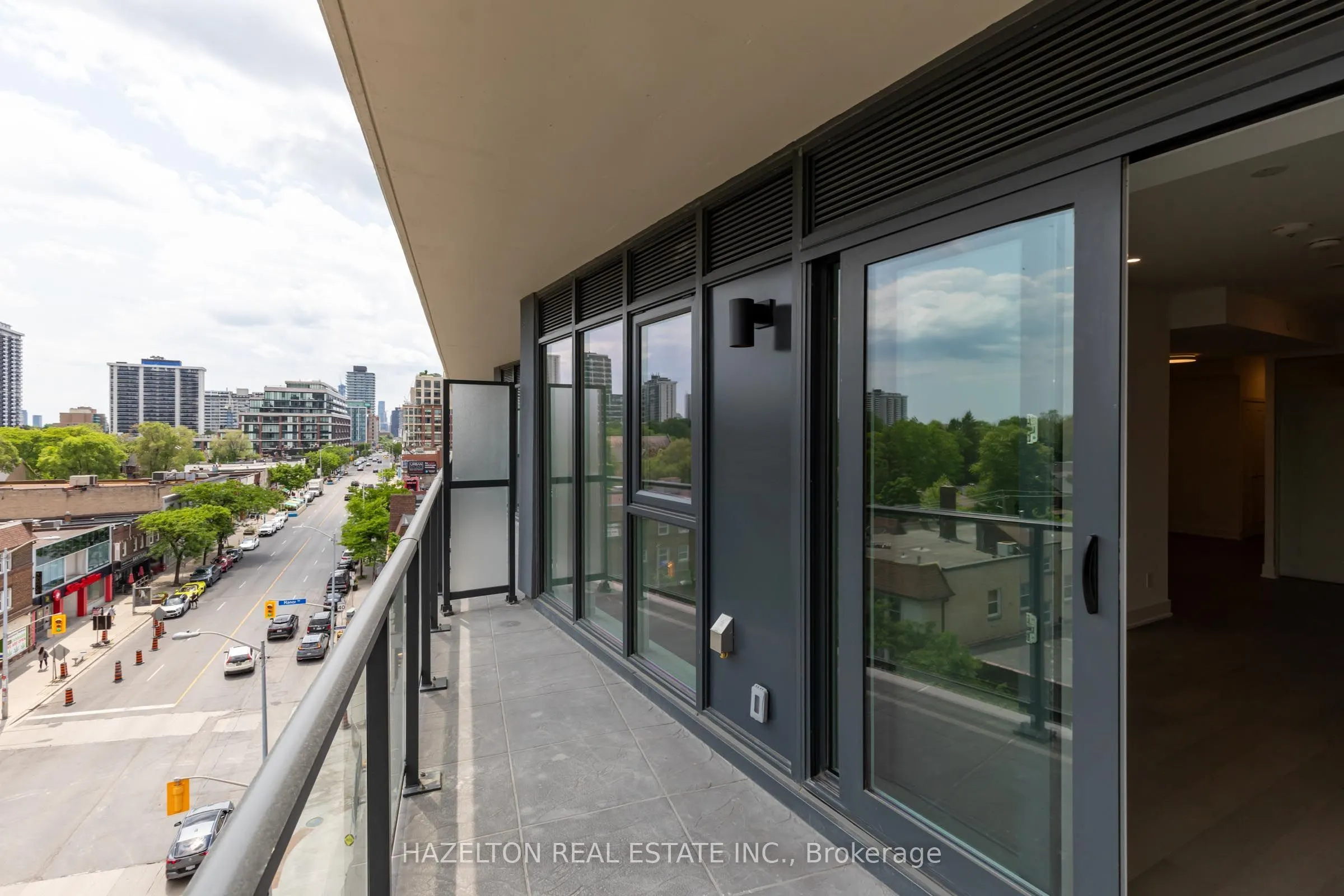 8 Manor Road W #605