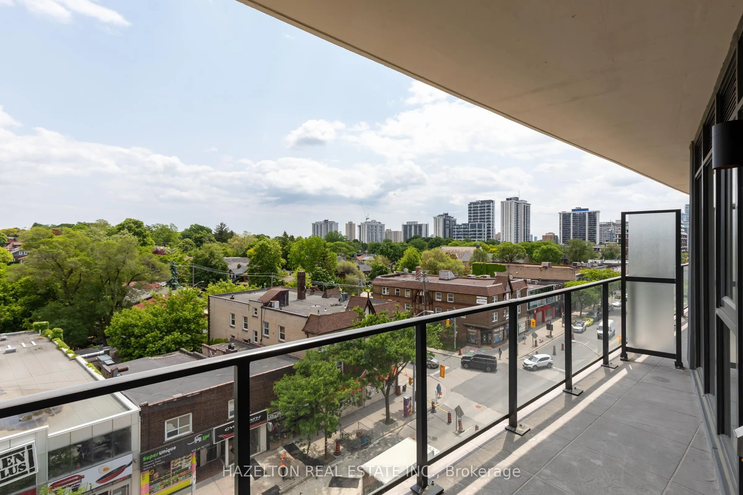 8 Manor Road W #605