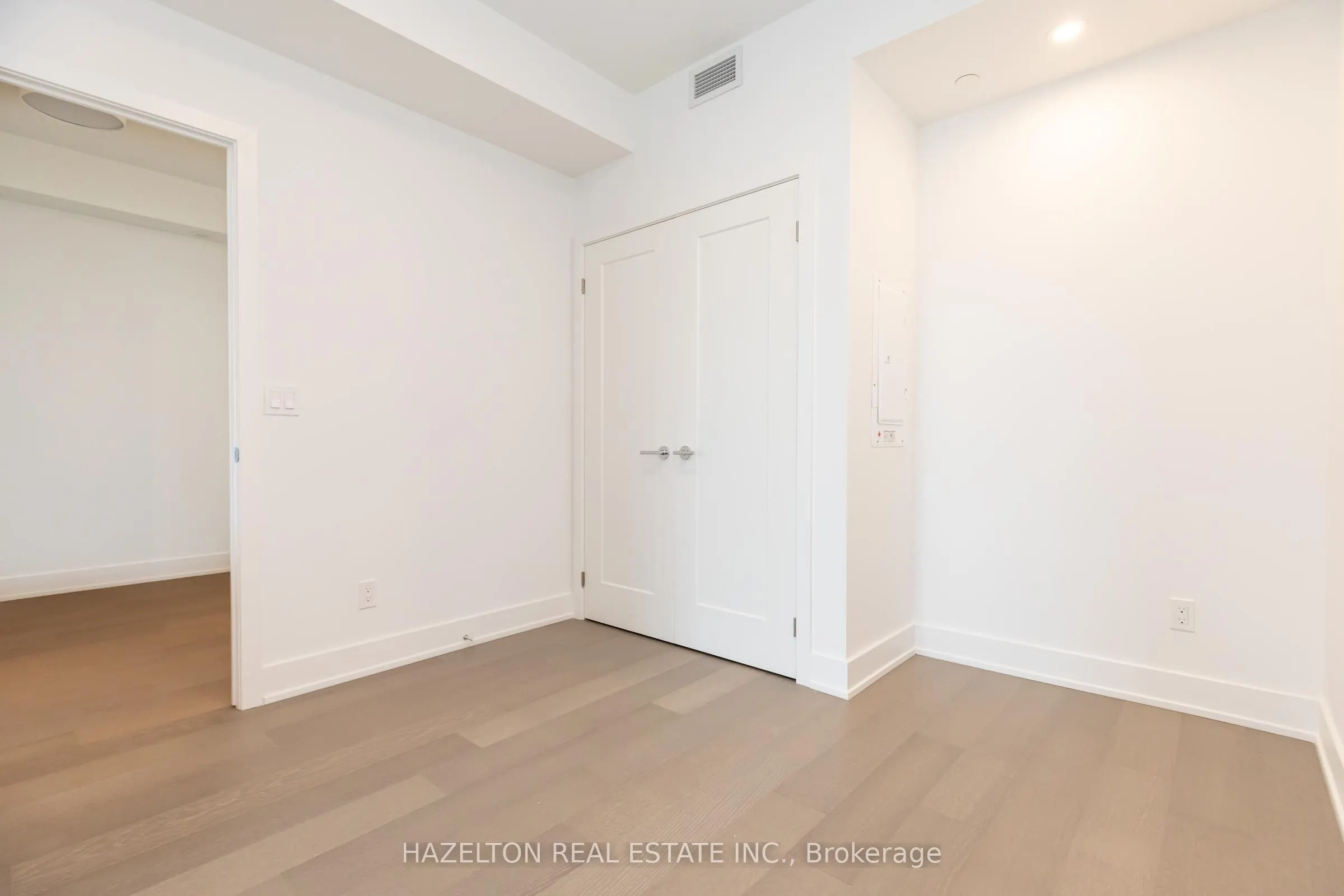 8 Manor Road W #605