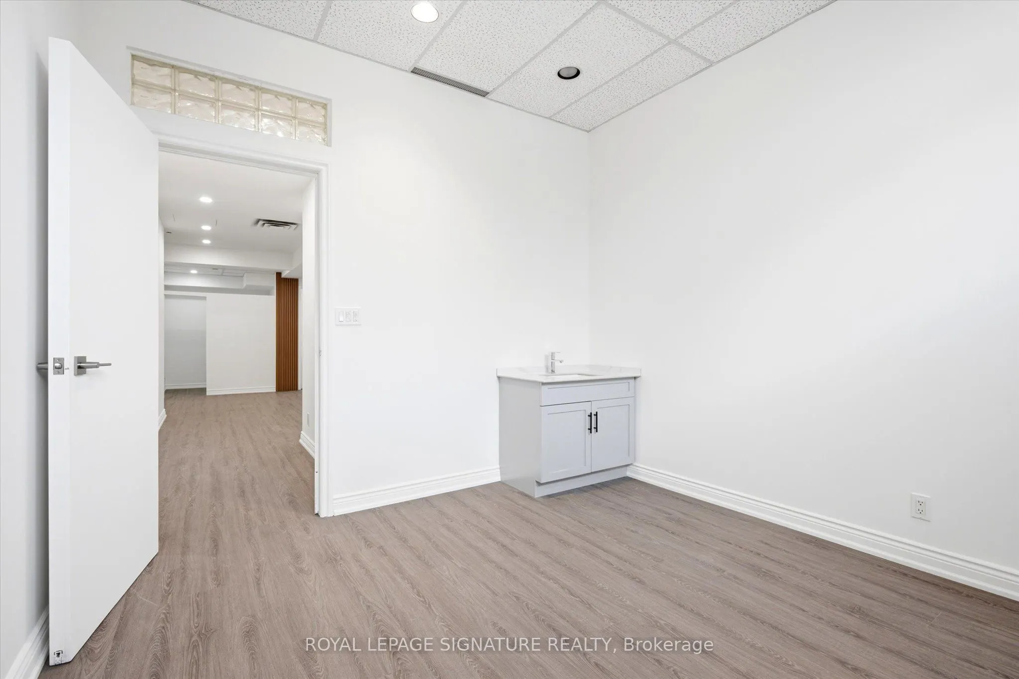 2900 Yonge Street #101