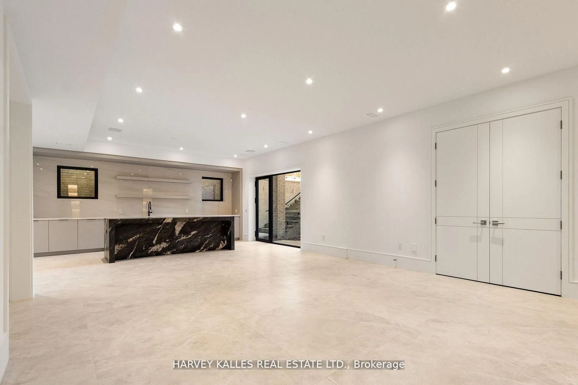 370 Glengrove Avenue W